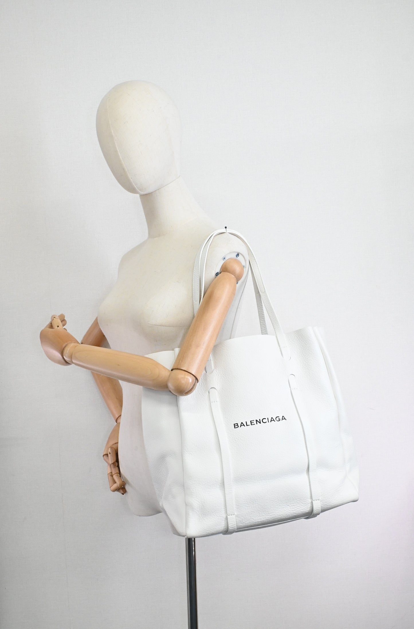 Balenciaga Everyday Tote Bag in White Leather