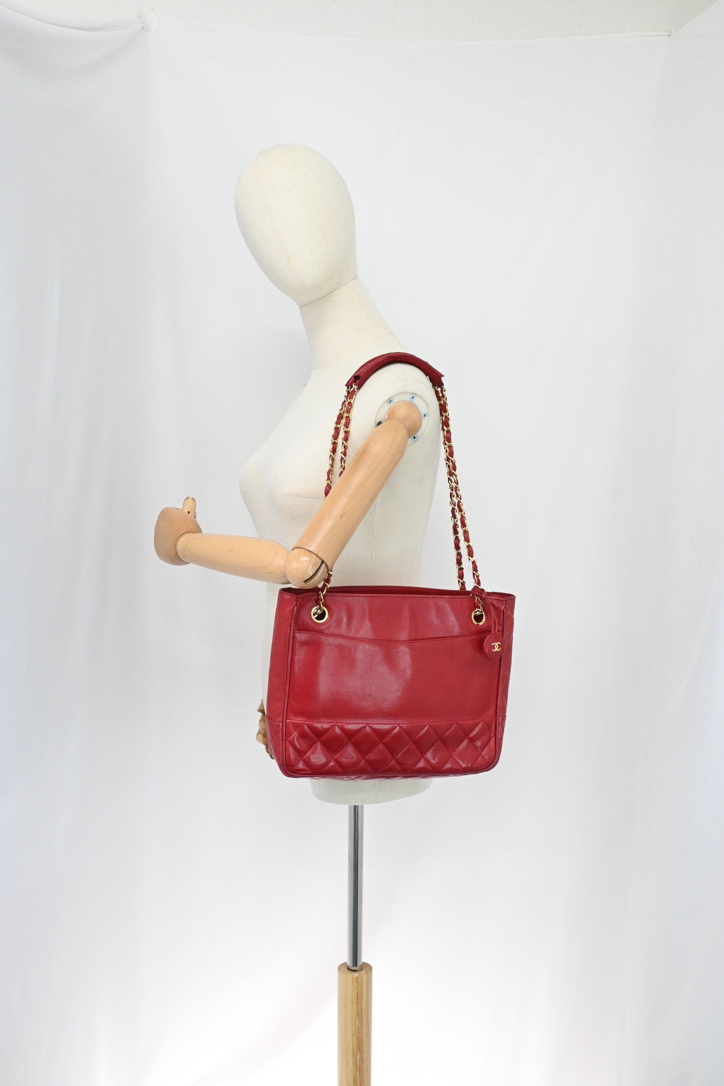 Chanel Chain Shoulder Bag in Red Leather