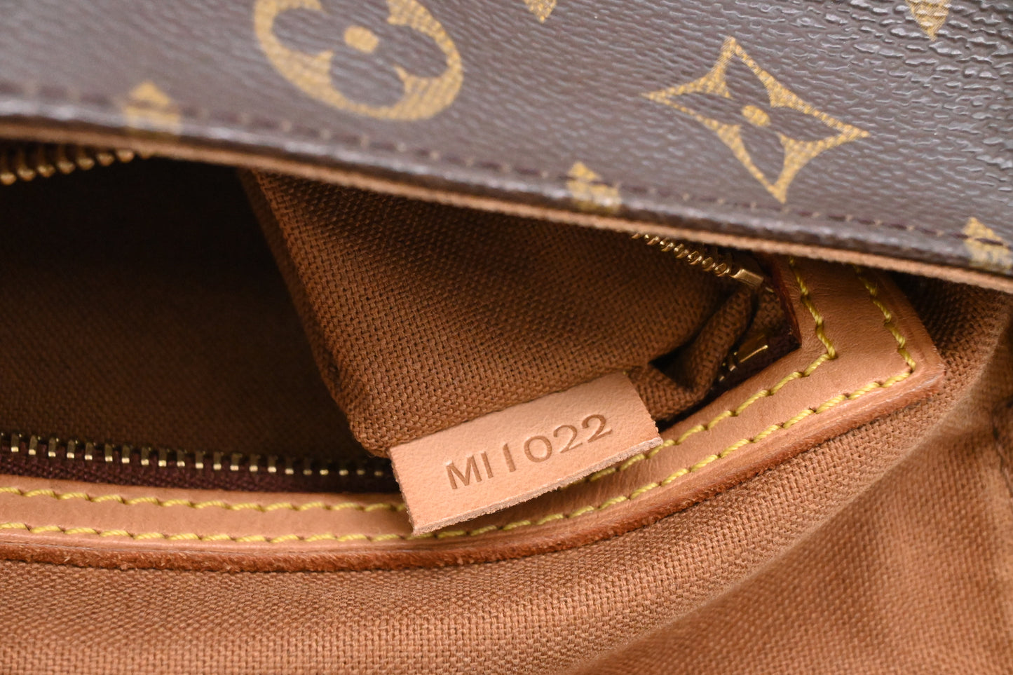 Louis Vuitton Looping PM in Monogram Canvas