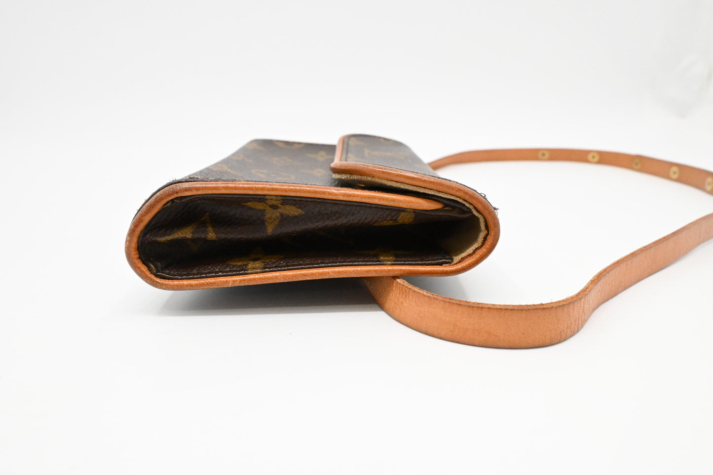 Louis Vuitton Pochette Florentine in Monogram Canvas