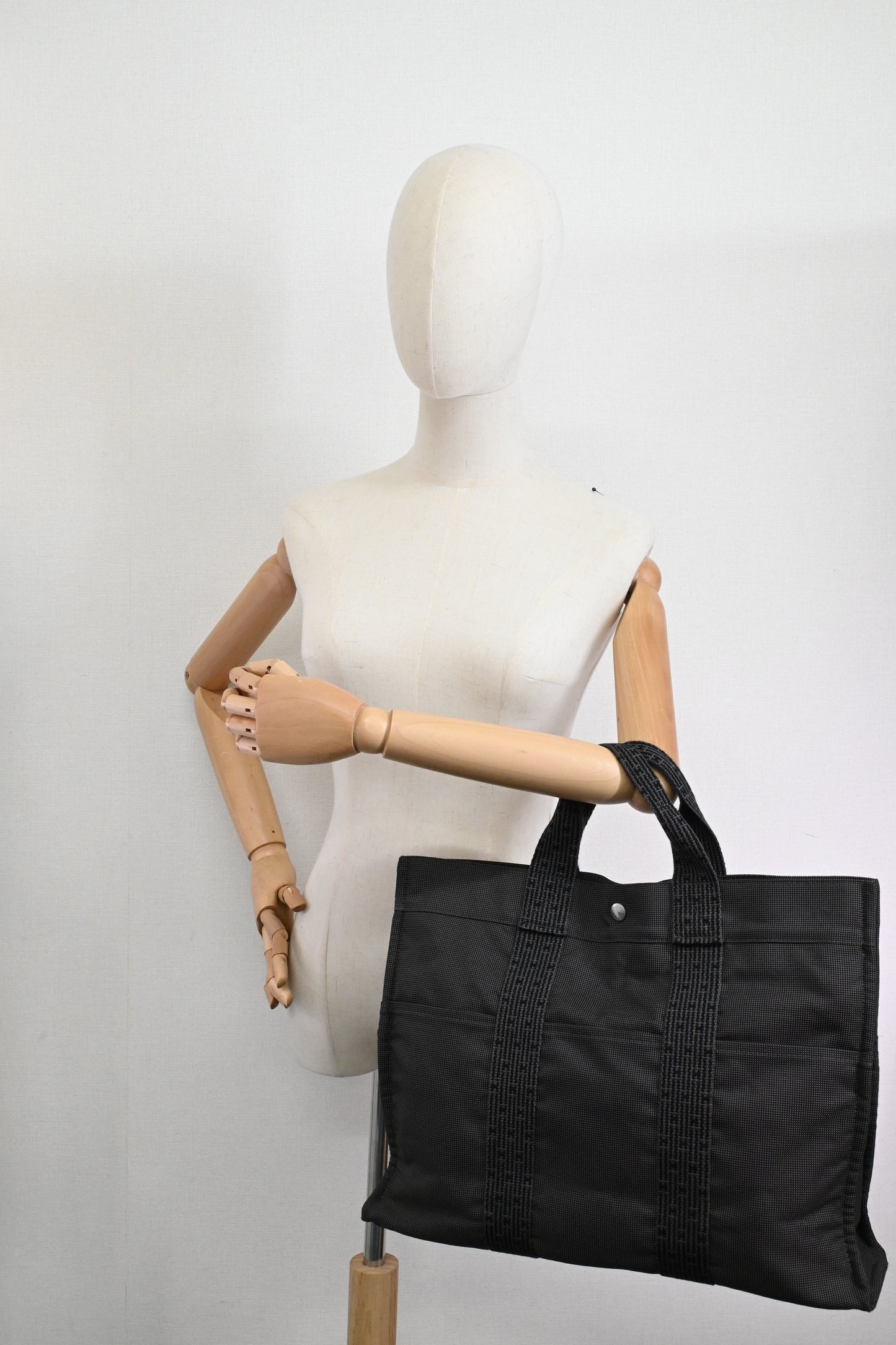 Hermes Fourre Tout MM in Gray Herline Canvas