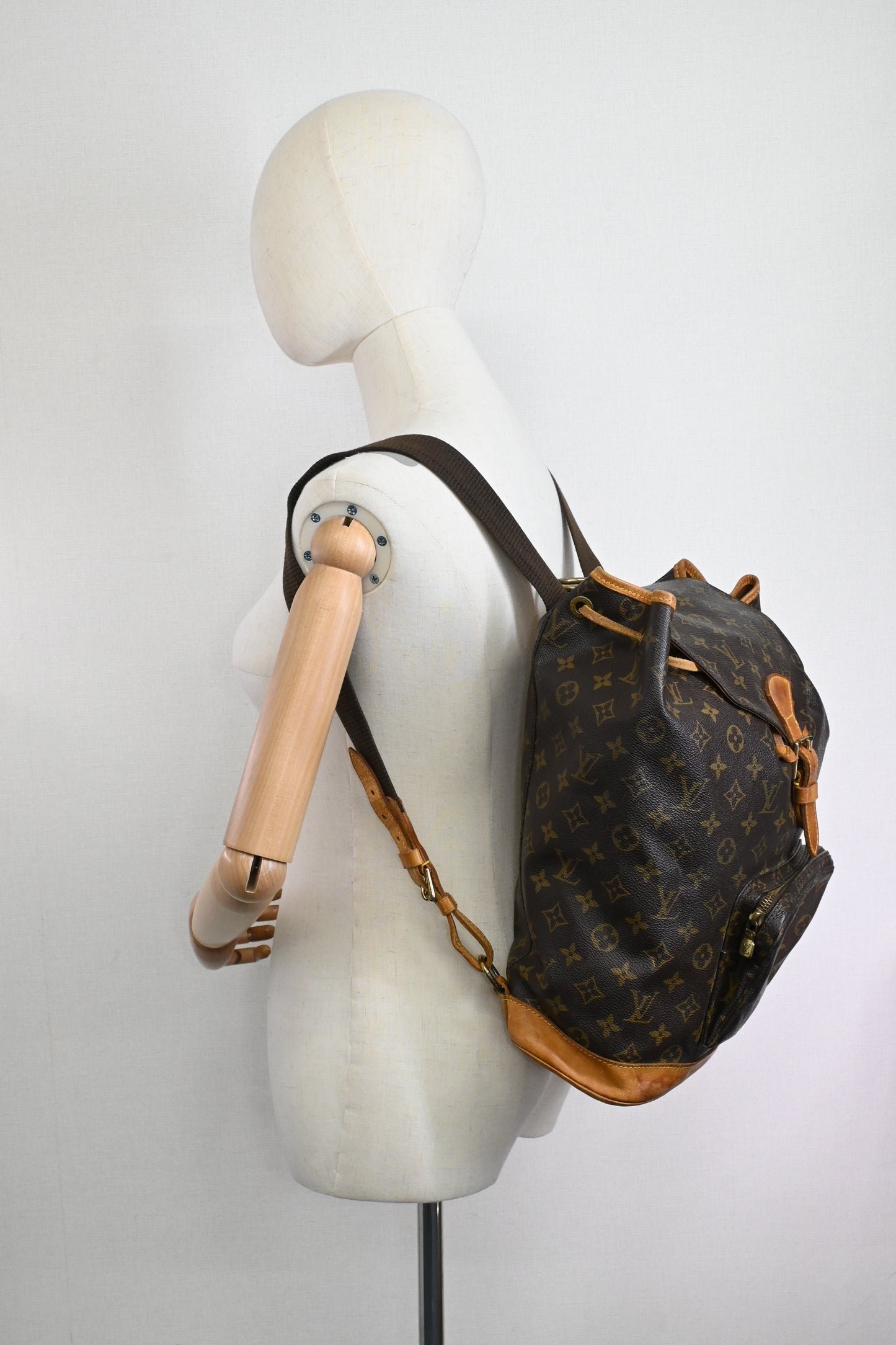 Louis Vuitton Montsouris GM in Monogram Canvas