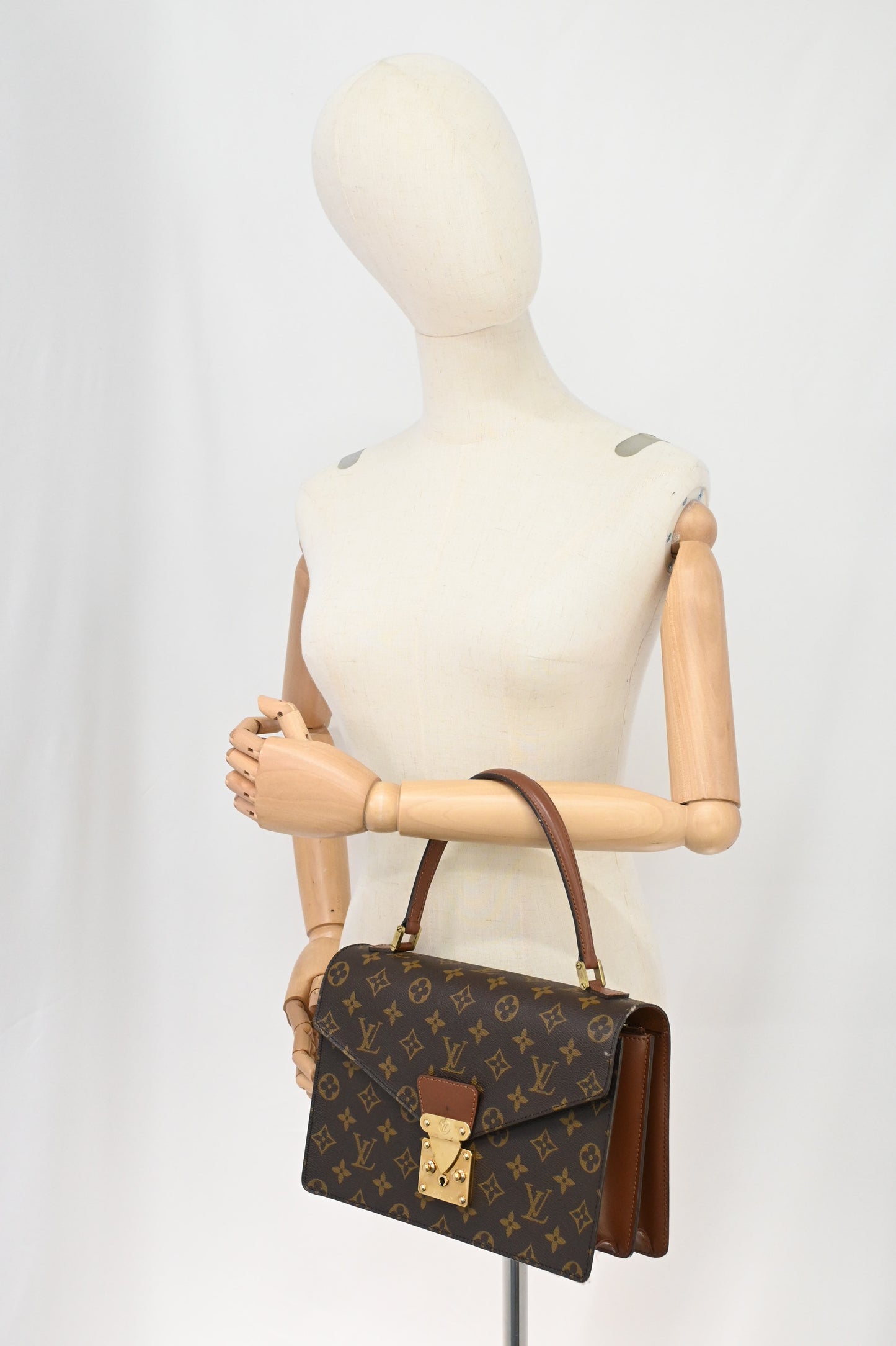 Louis Vuitton Concorde in Monogram Canvas