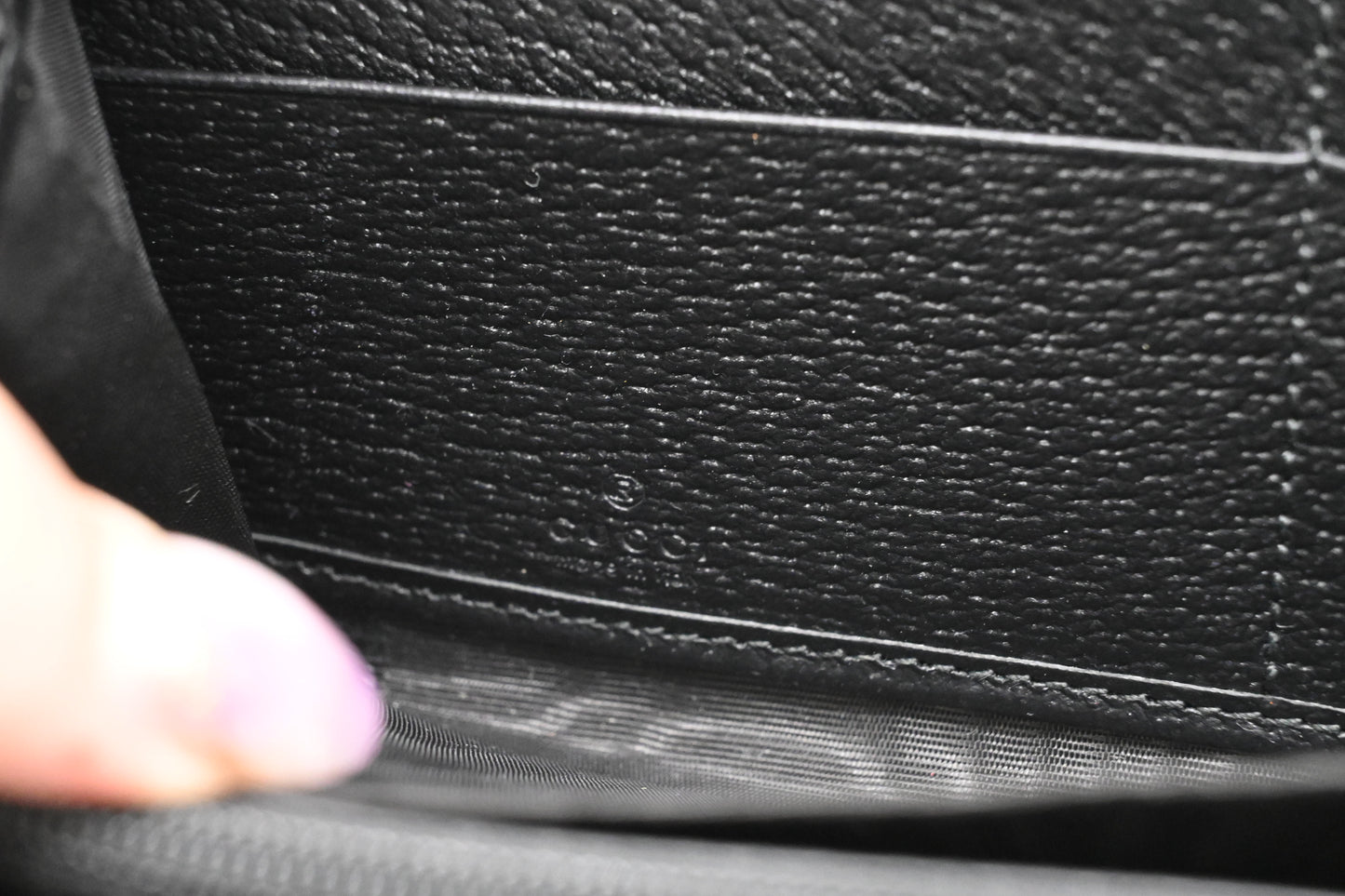 Gucci Long Zippy Bee Wallet in Black Leather