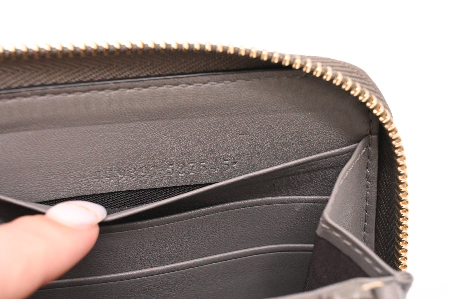 Gucci Wallet in Grey Microguccissima Leather