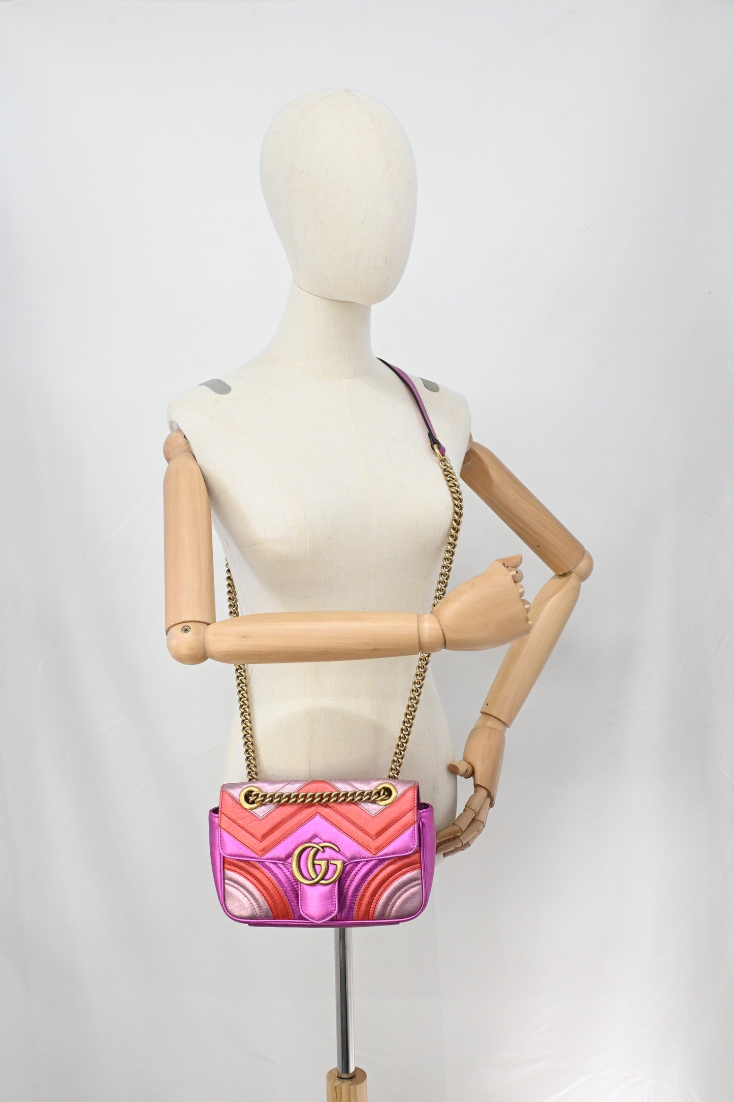 Gucci Marmont Shoulder Bag in Pink Red Leather