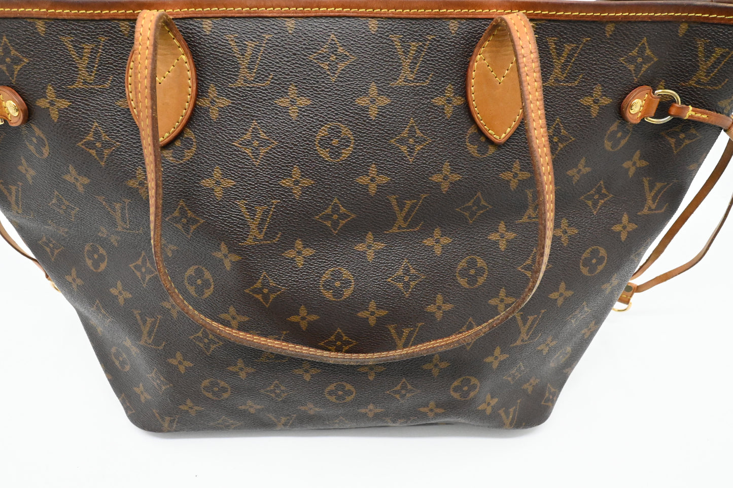 Louis Vuitton Neverfull MM in Monogram Canvas