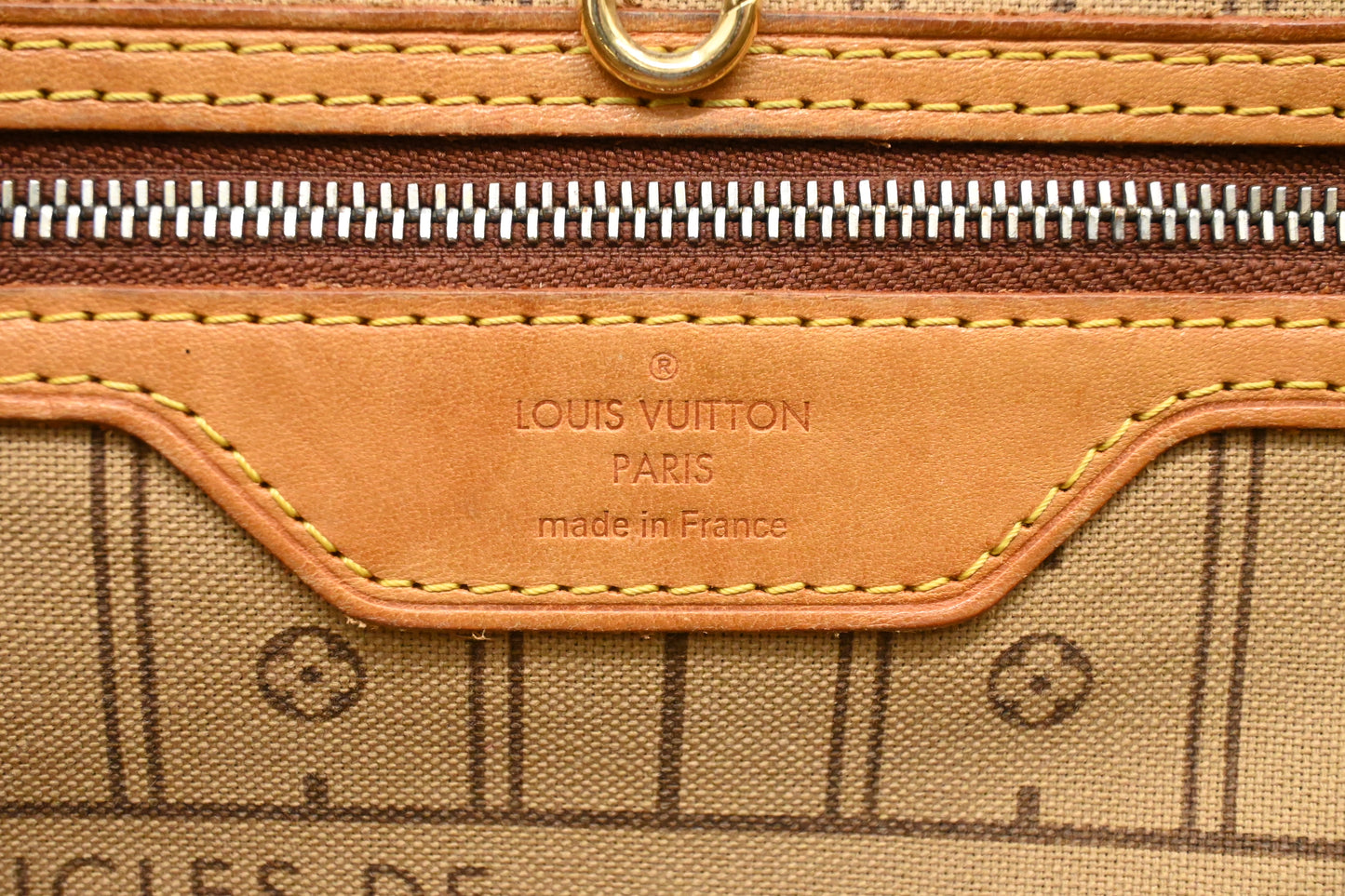Louis Vuitton Neverfull MM in Monogram Canvas
