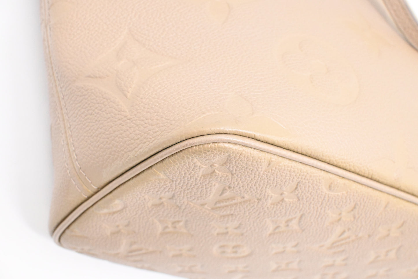 Louis Vuitton Neverfull MM in Turtledove Empreinte Leather
