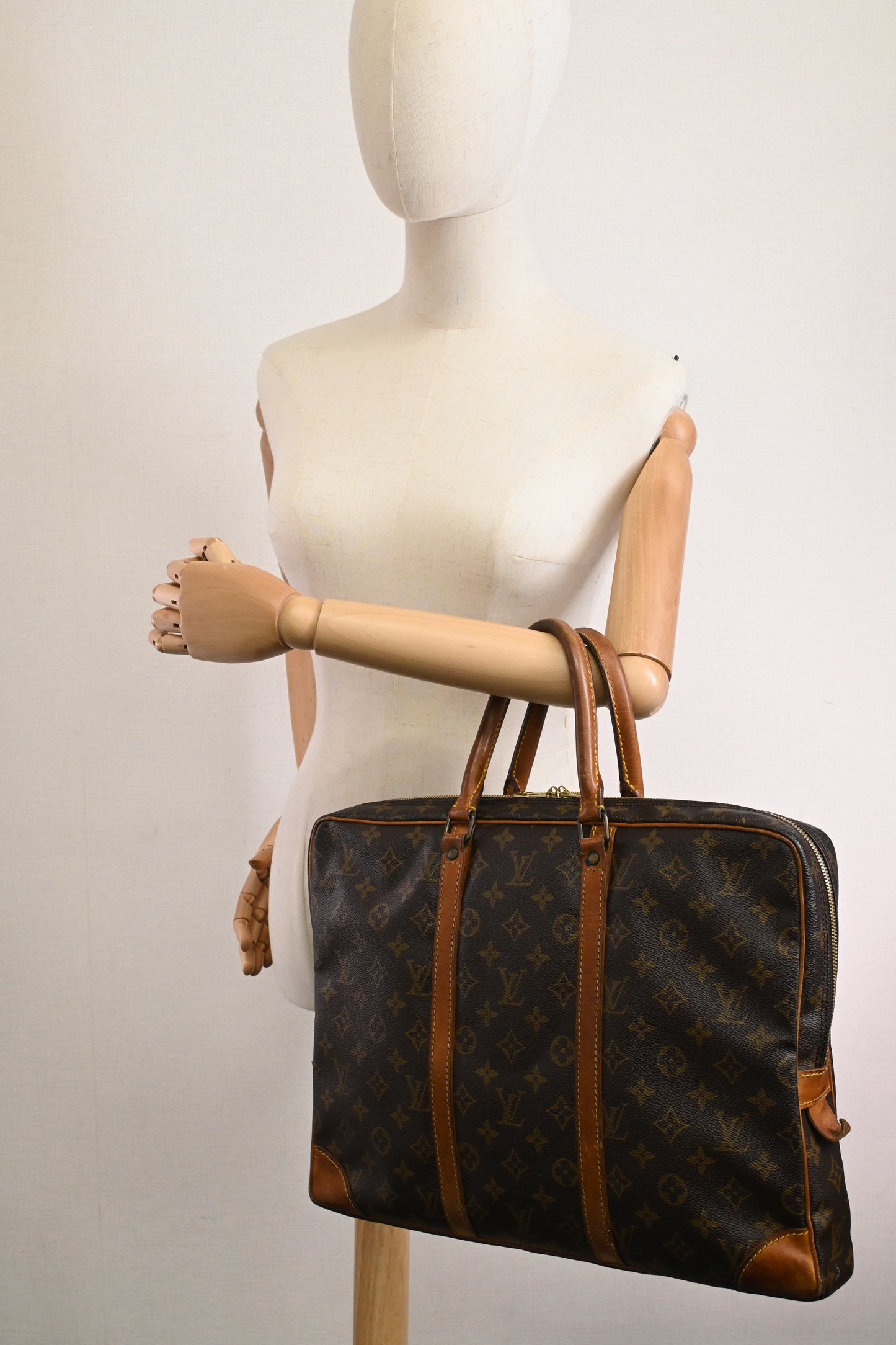 Louis Vuitton Porte Document Voyage in Monogram Canvas