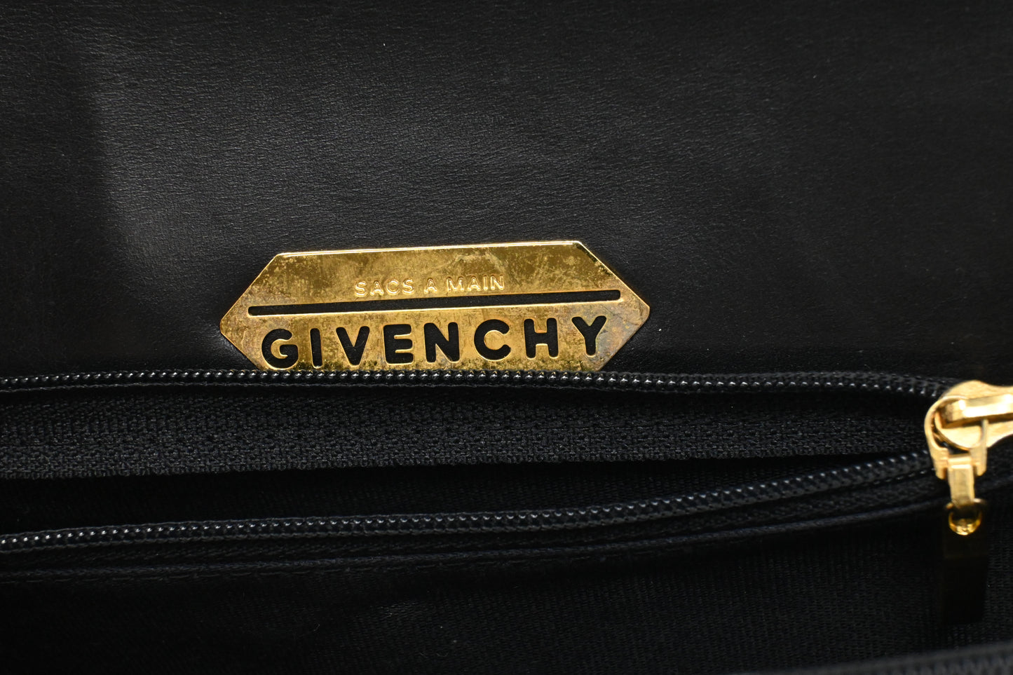 Givenchy Shoulder Bag in Black Leather