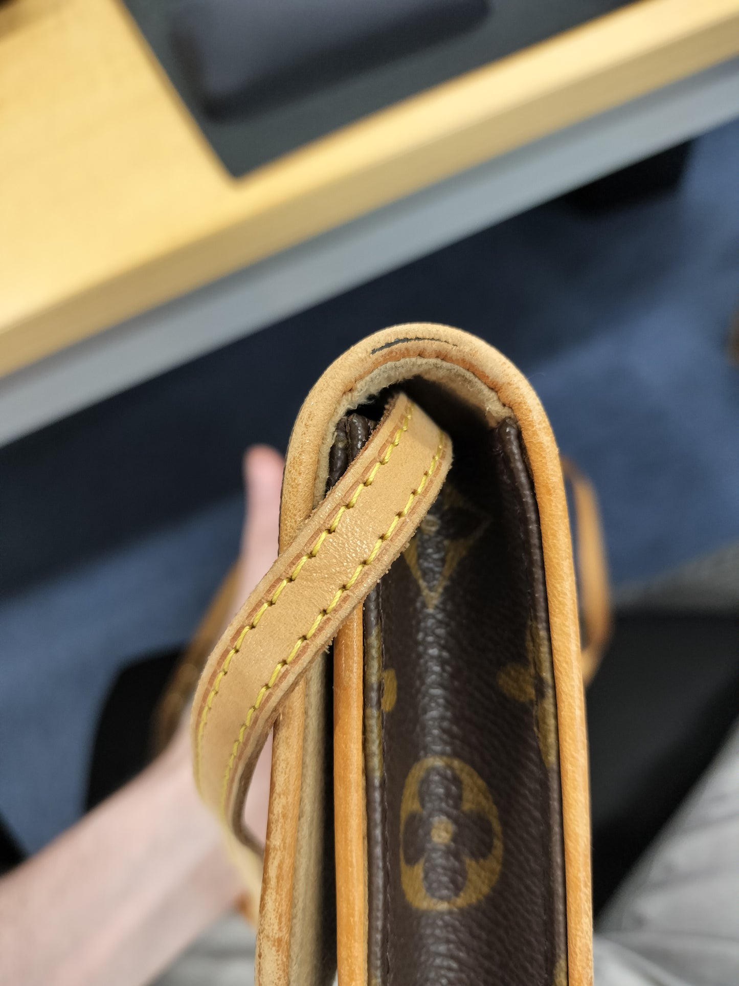 Louis Vuitton Pochette Twin in Monogram Canvas