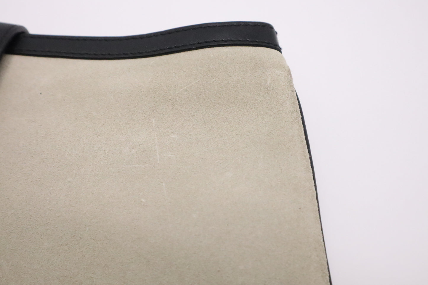 Gucci Tiger Shoulder Bag in Greige Suede Leather