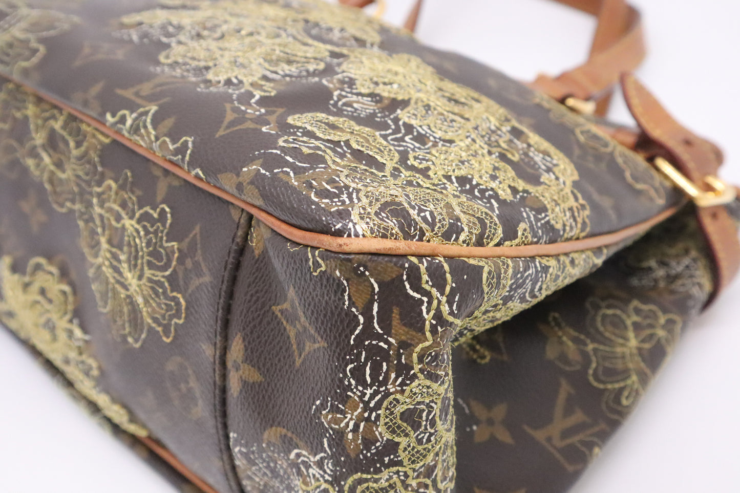 Louis Vuitton Batignolles Horizontal in Dentelle Monogram Canvas