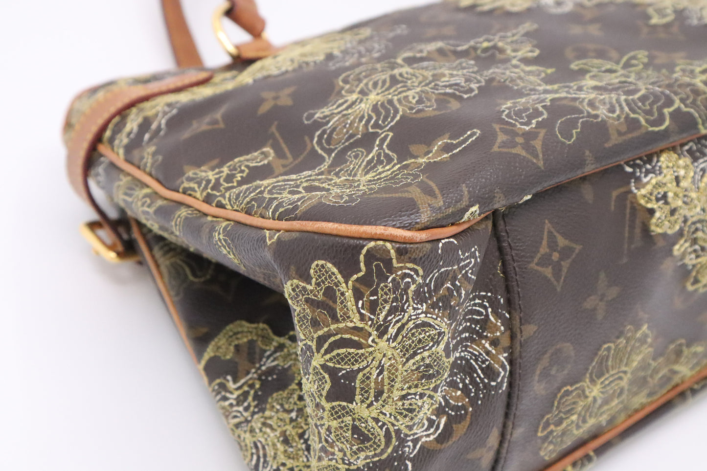 Louis Vuitton Batignolles Horizontal in Dentelle Monogram Canvas