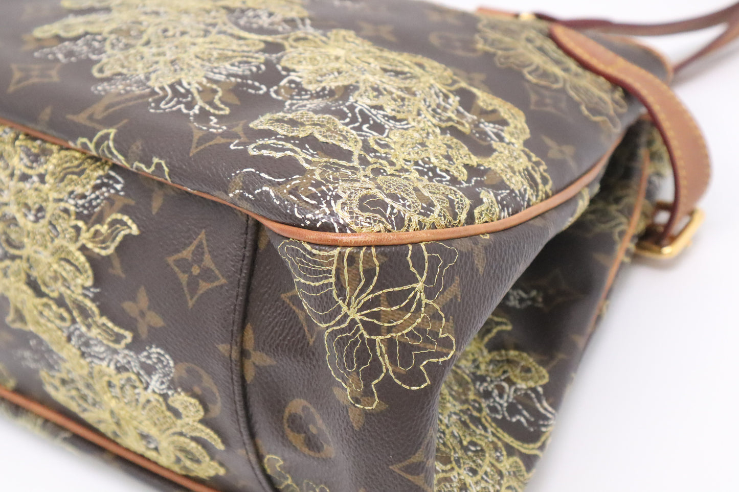 Louis Vuitton Batignolles Horizontal in Dentelle Monogram Canvas
