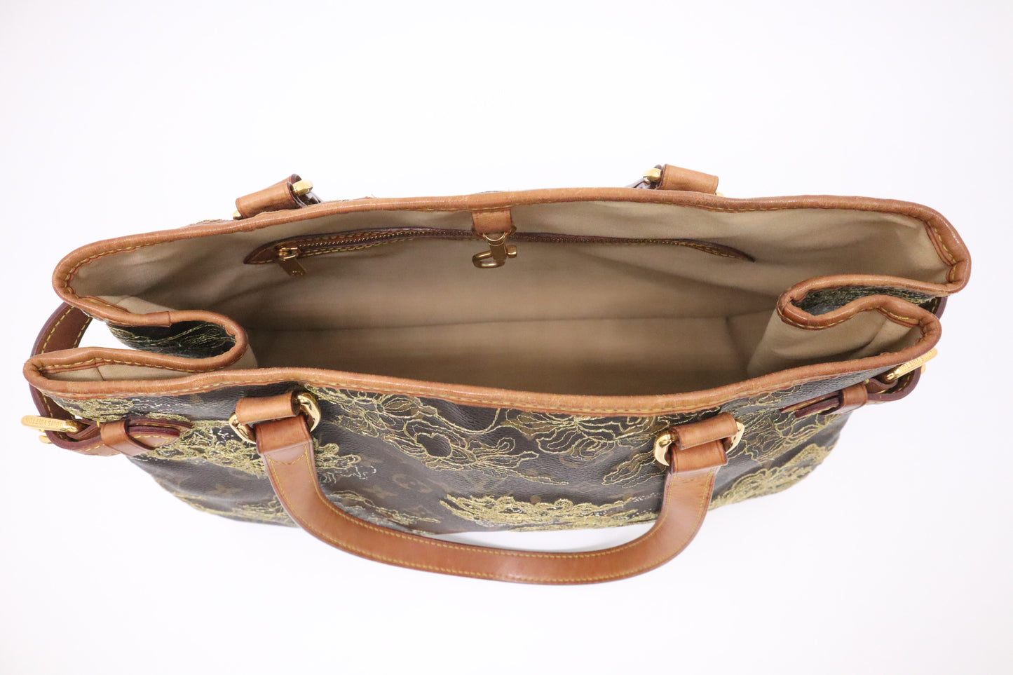 Louis Vuitton Batignolles Horizontal in Dentelle Monogram Canvas