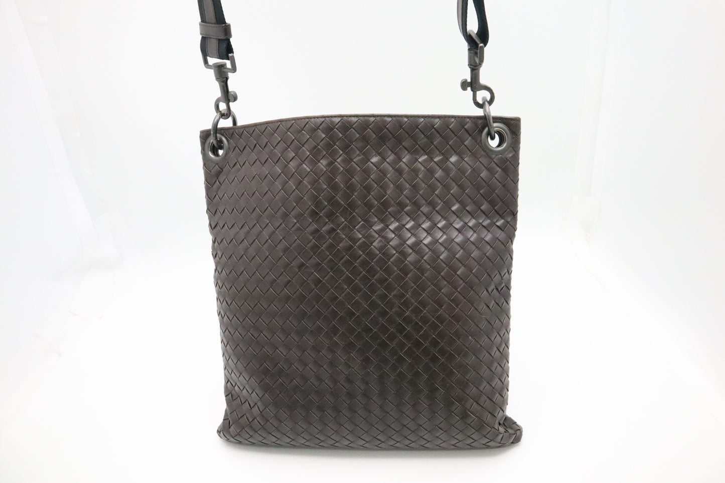 Bottega Veneta Crossbody in Dark Brown Intrecciato Leather