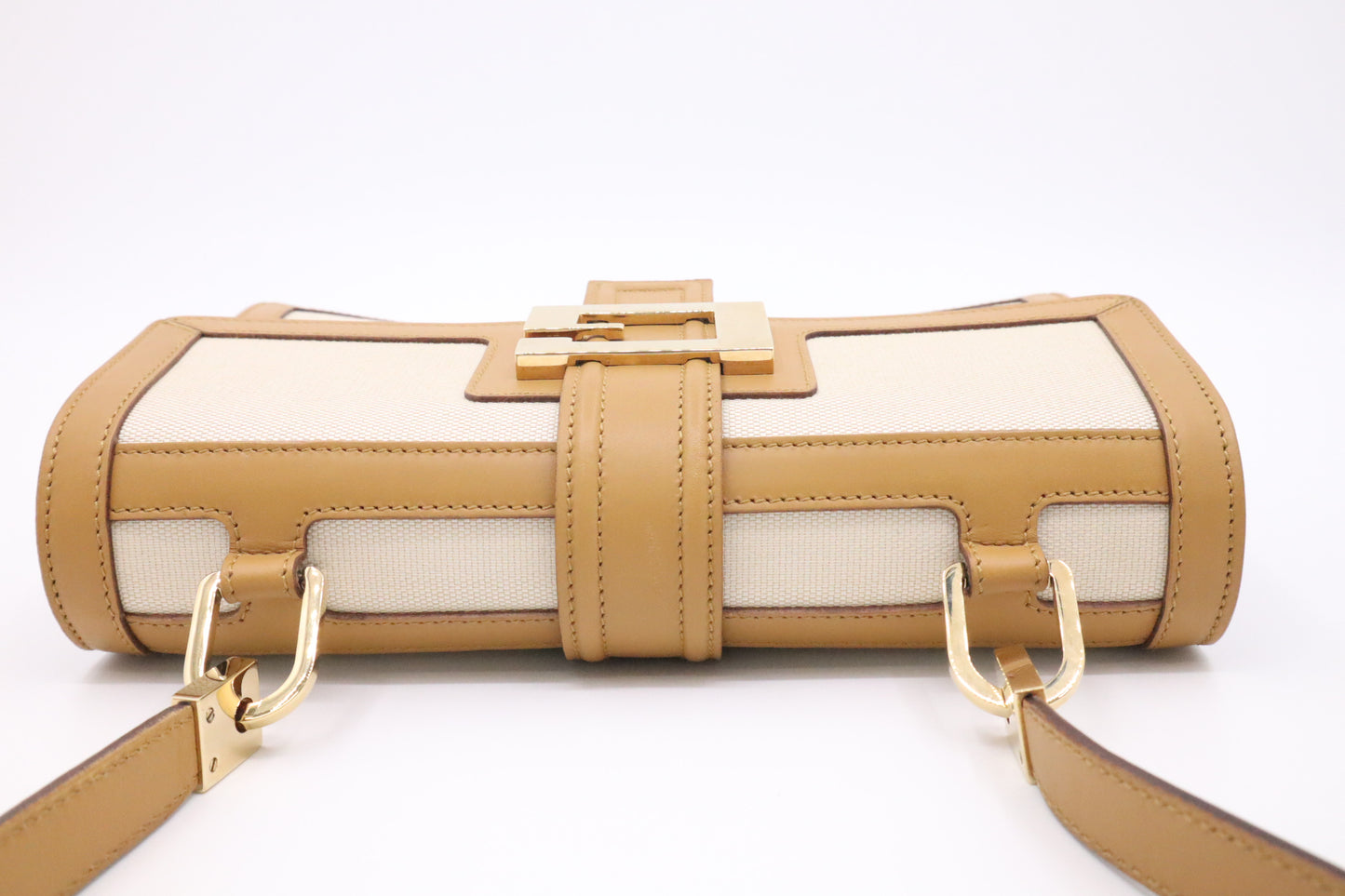 Gucci Shoulder Bag in Cream Canvas with Tan Leather