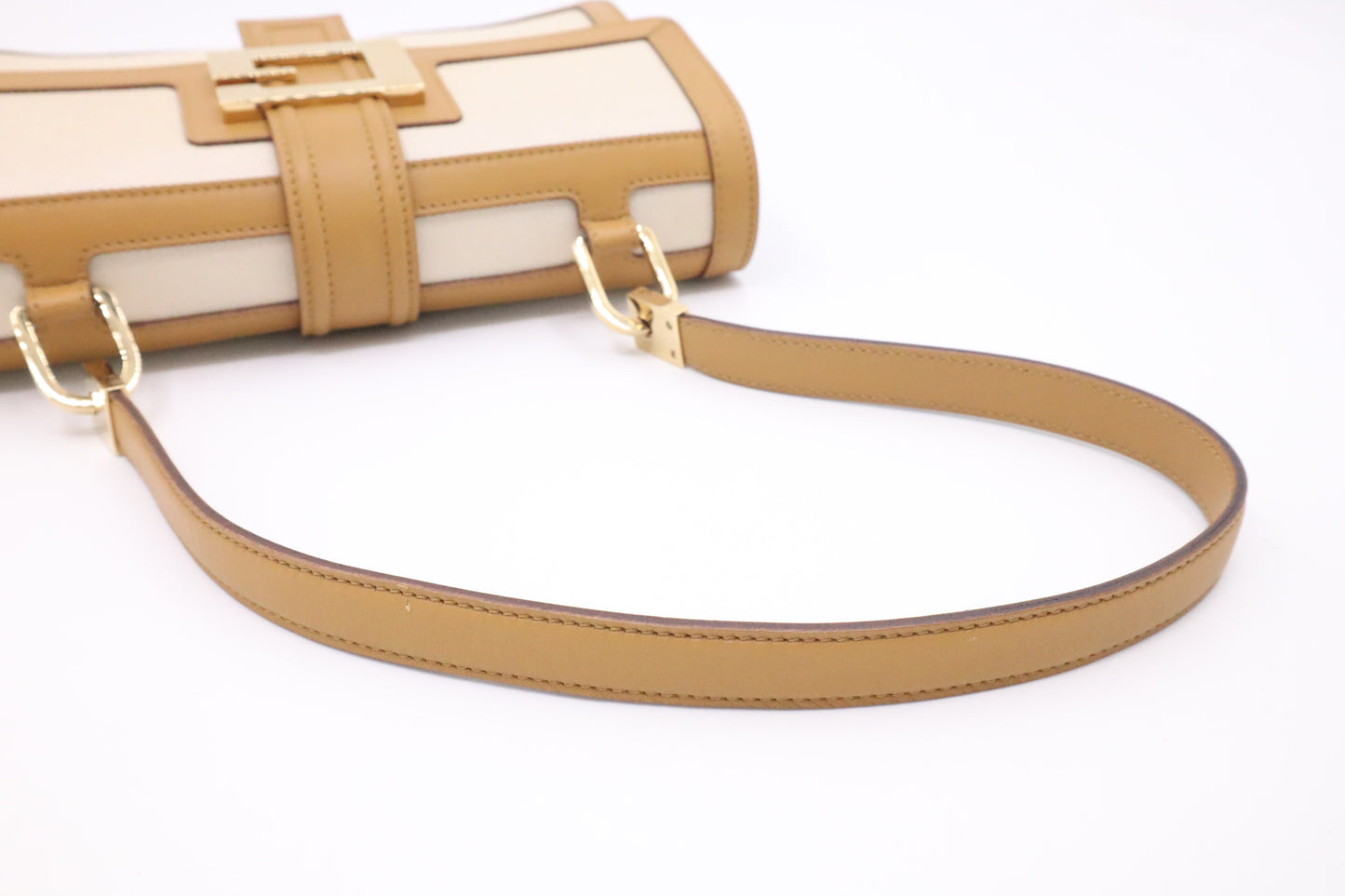 Gucci Shoulder Bag in Cream Canvas with Tan Leather
