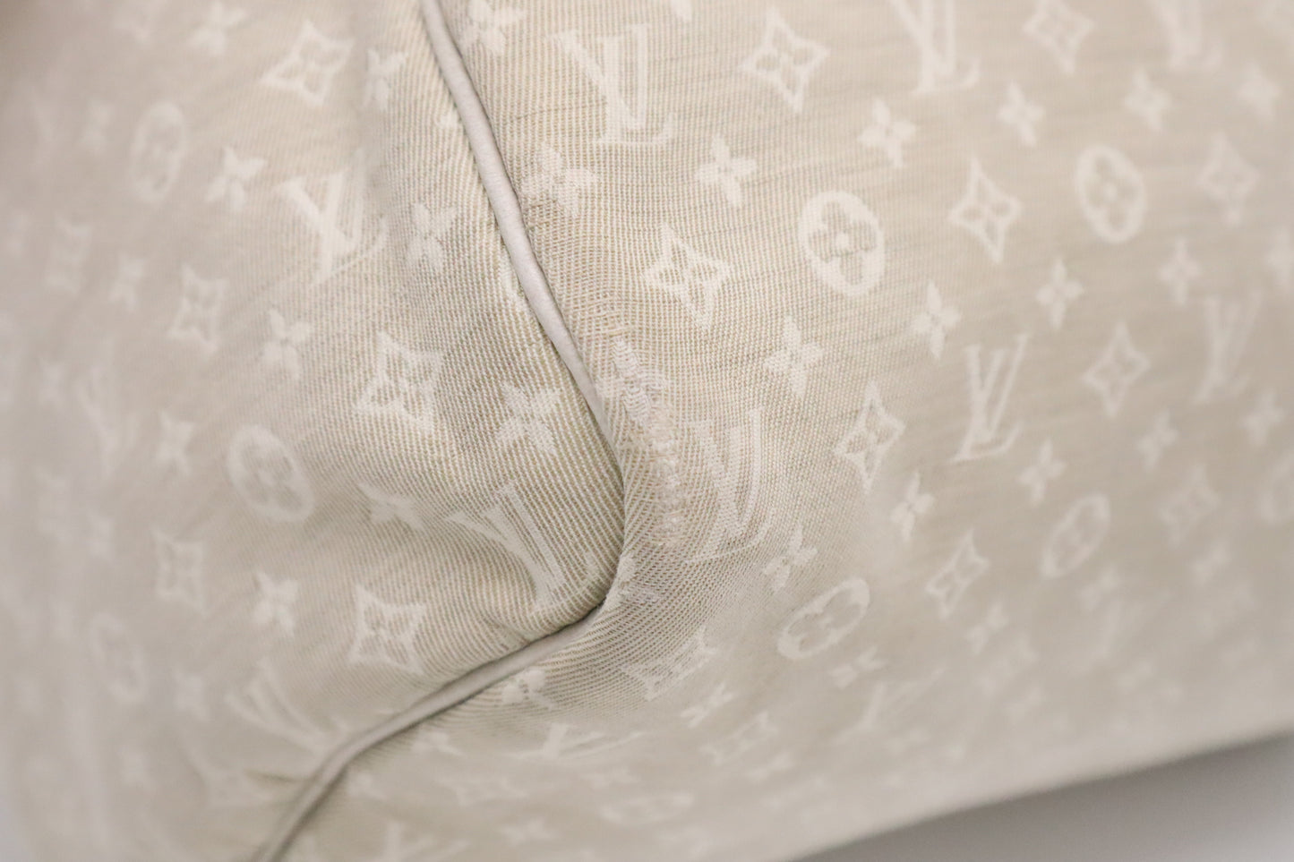 Louis Vuitton Speedy 30 in Dune Monogram Canvas