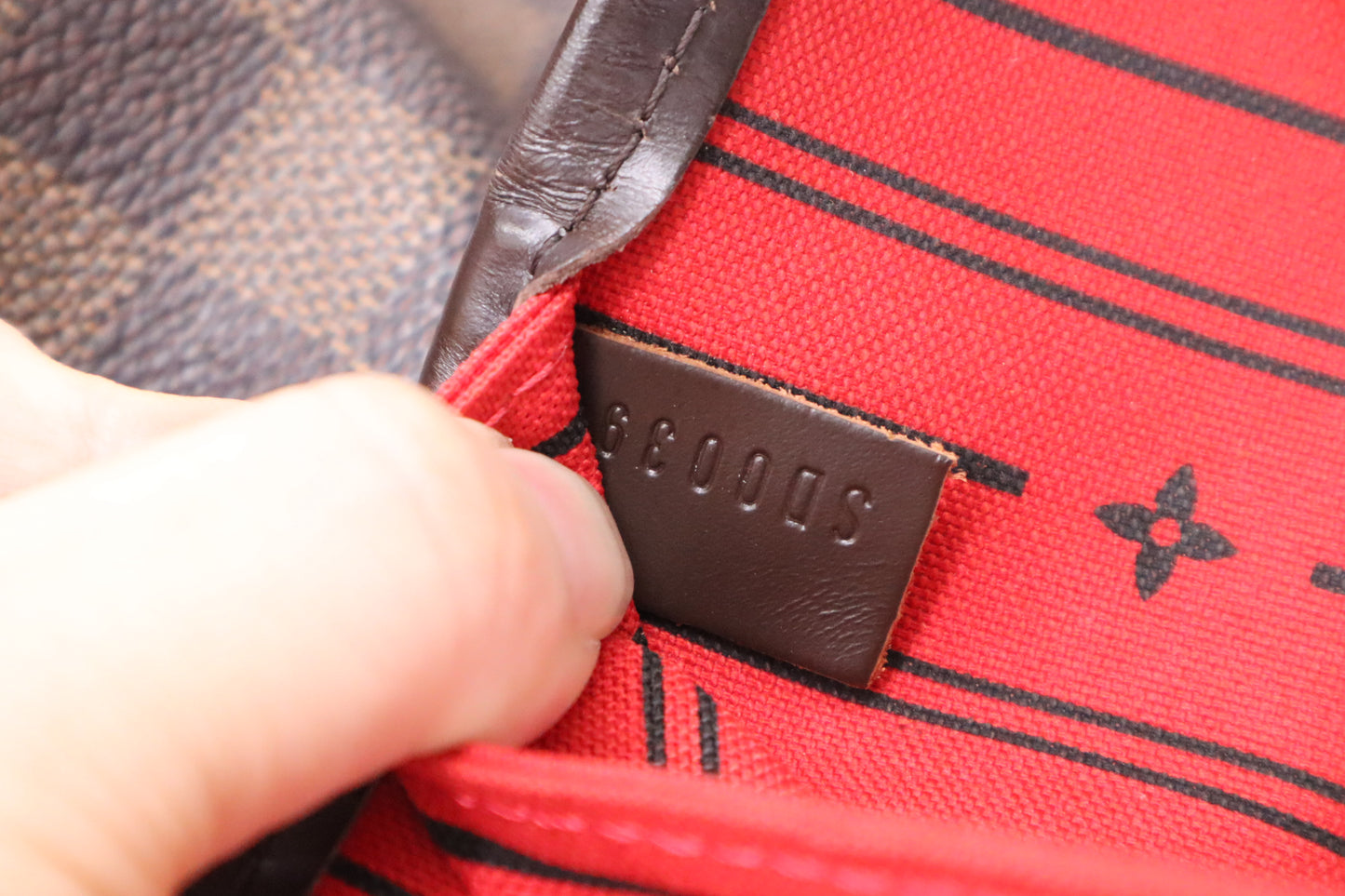 Louis Vuitton Neverfull GM in Damier Ebene Canvas