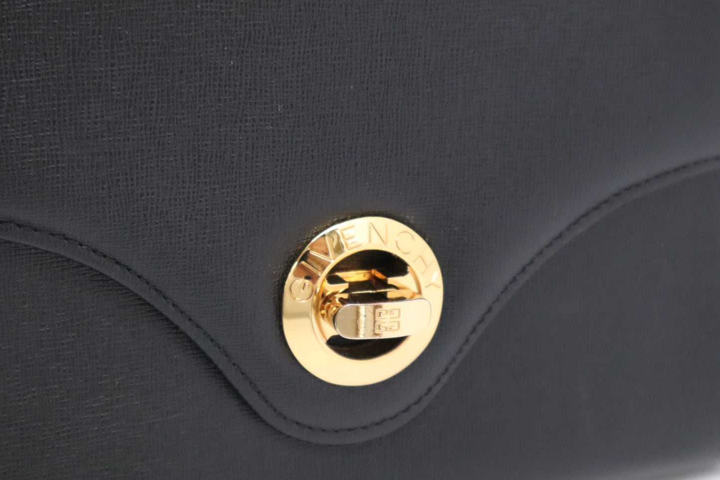 Givenchy Handbag in Black leather