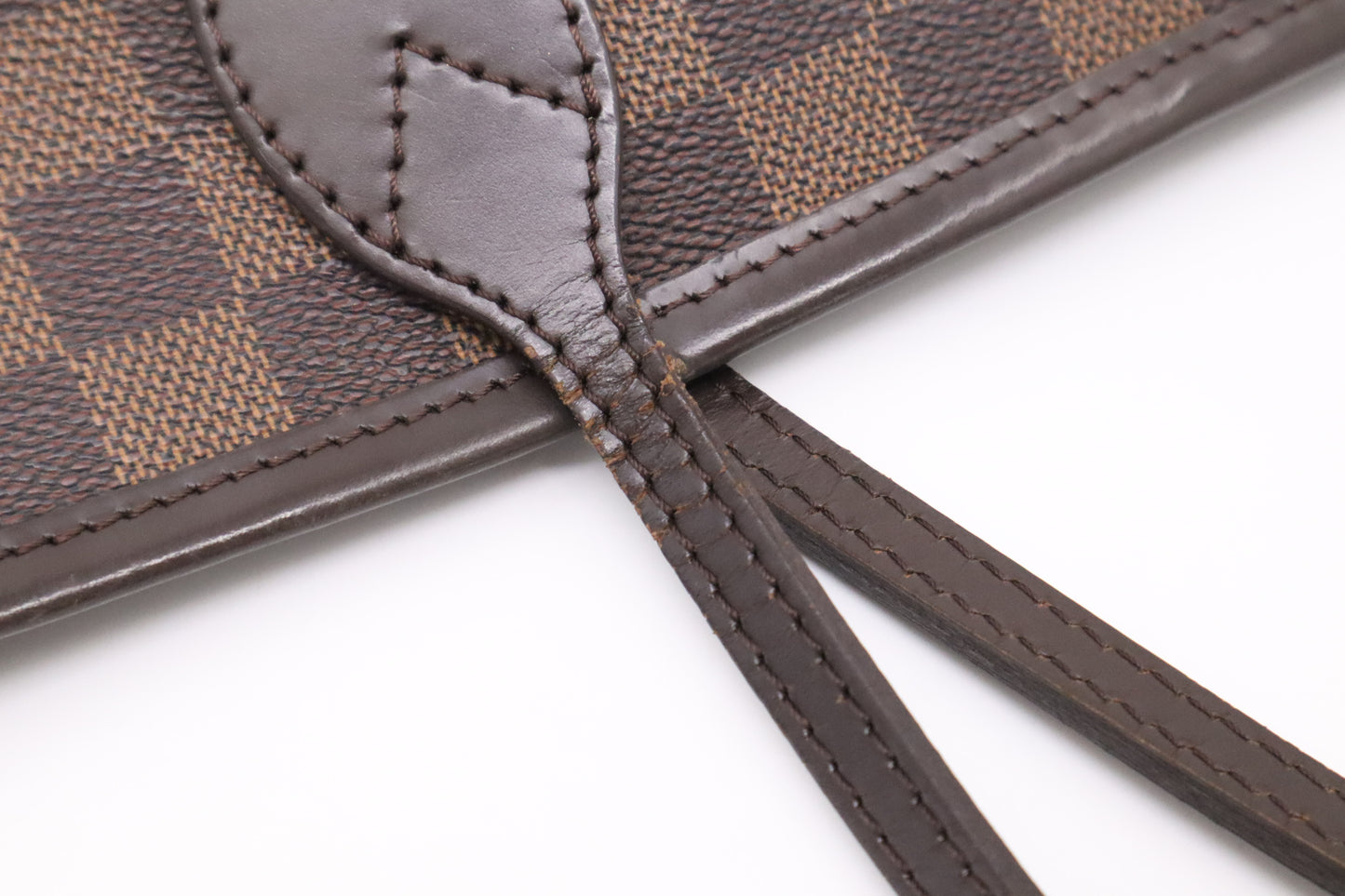 Louis Vuitton Neverfull MM in Damier Ebene Canvas