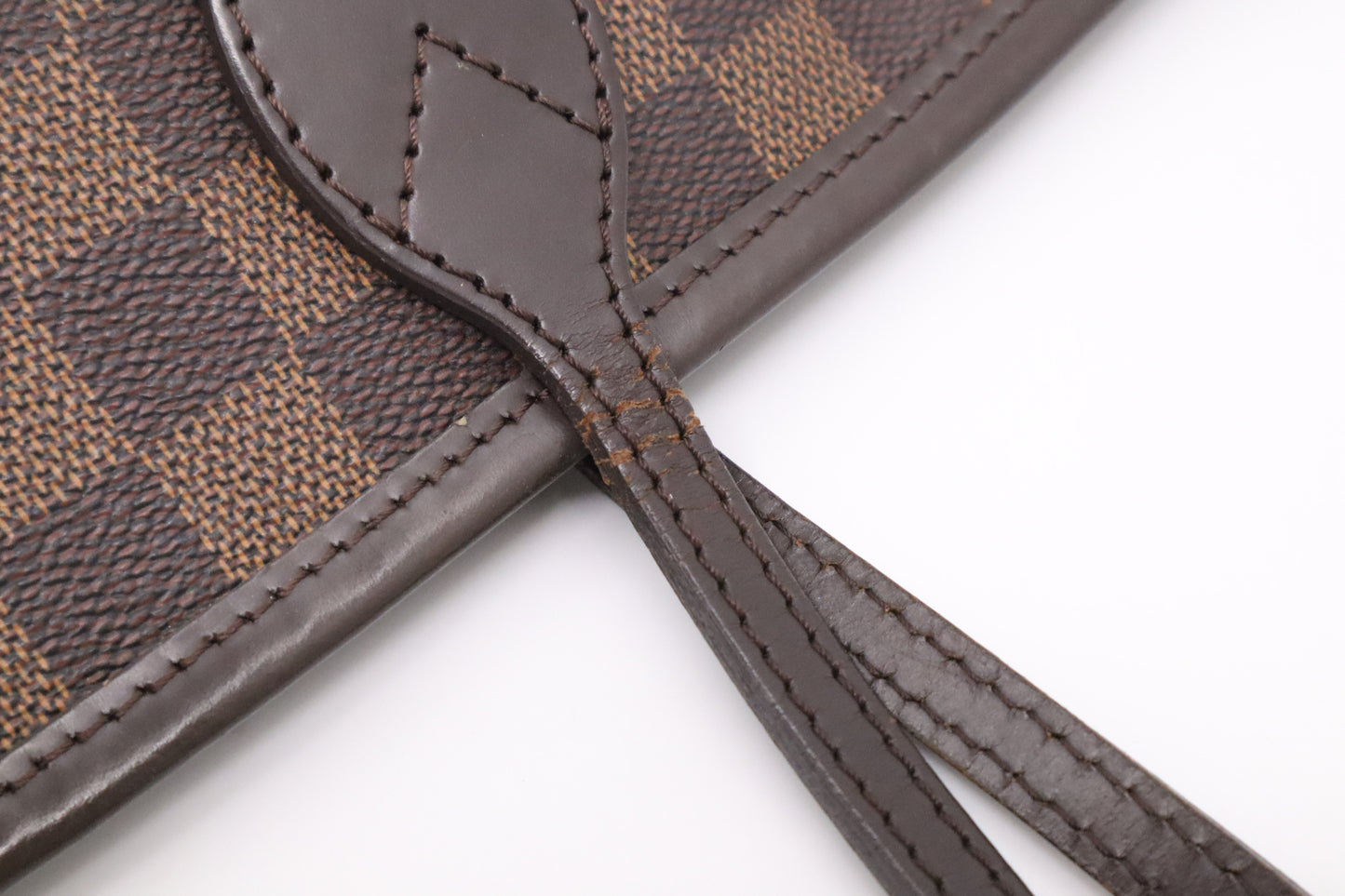 Louis Vuitton Neverfull MM in Damier Ebene Canvas