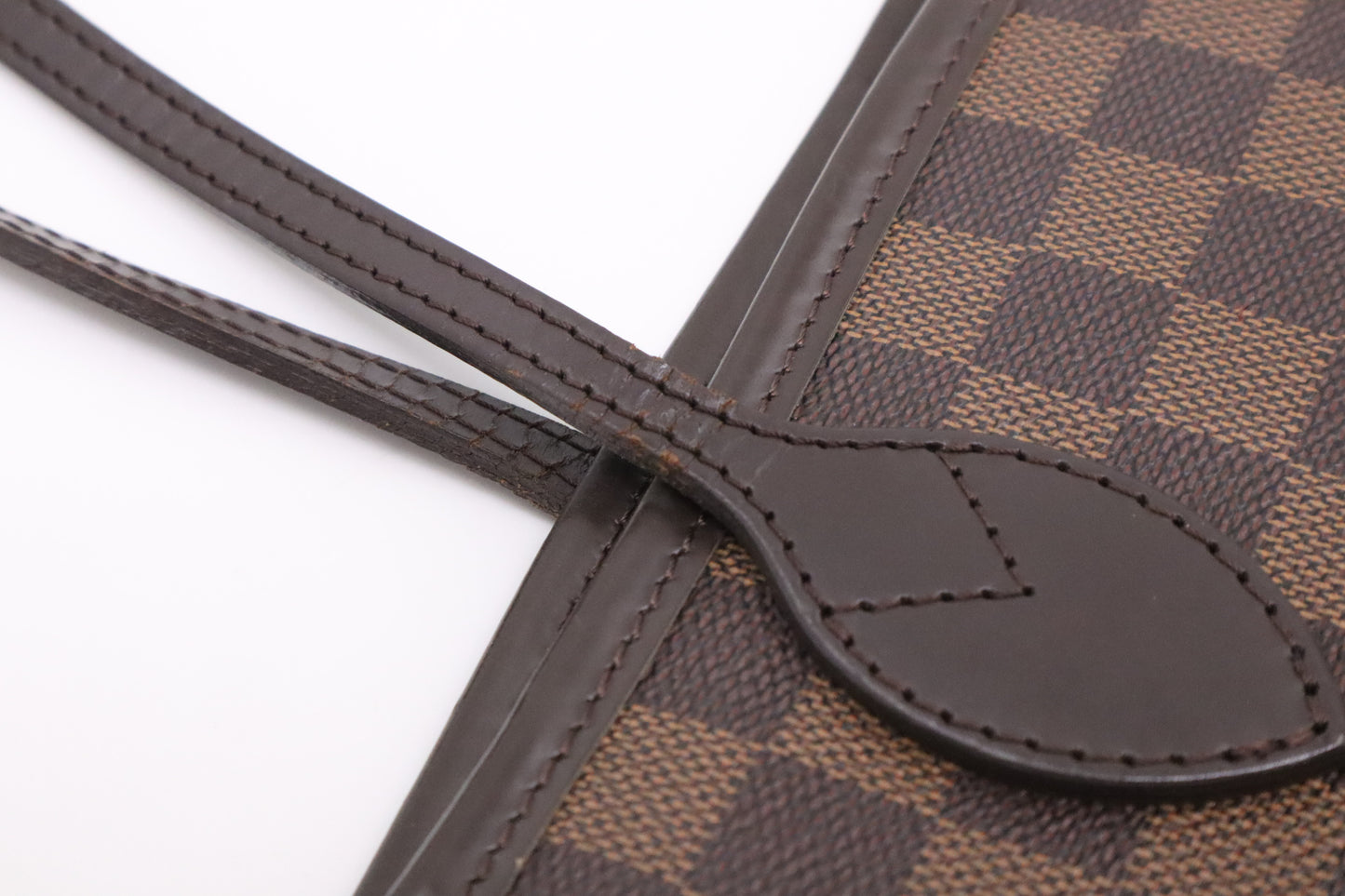 Louis Vuitton Neverfull MM in Damier Ebene Canvas