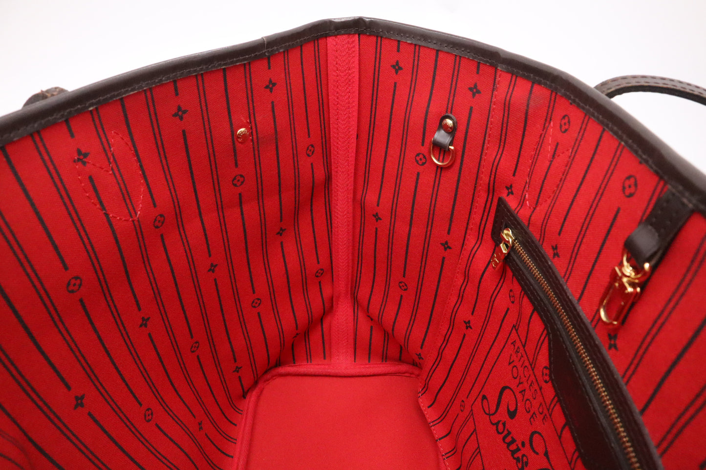 Louis Vuitton Neverfull MM in Damier Ebene Canvas