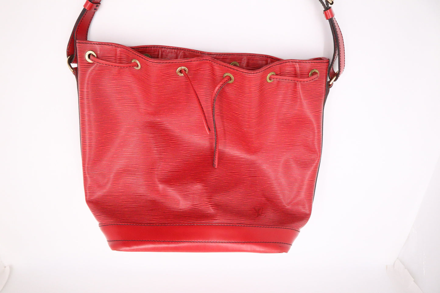 Louis Vuitton Noe in Red Epi Leather