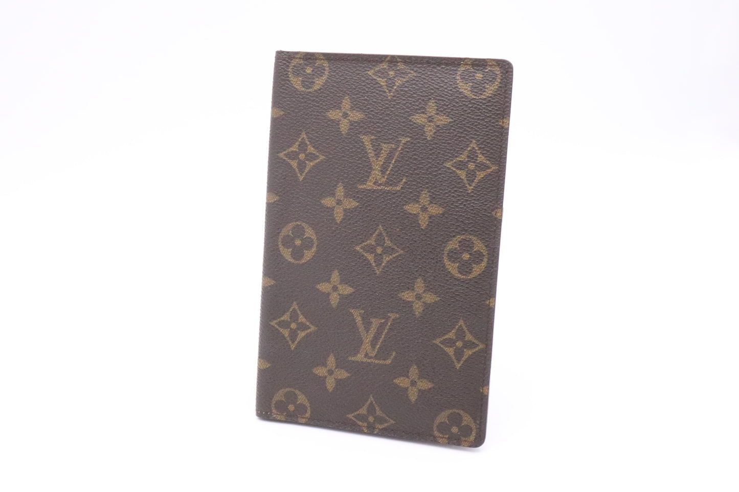 Louis Vuitton Passport and Credit Card Holder in Monogram Canvas