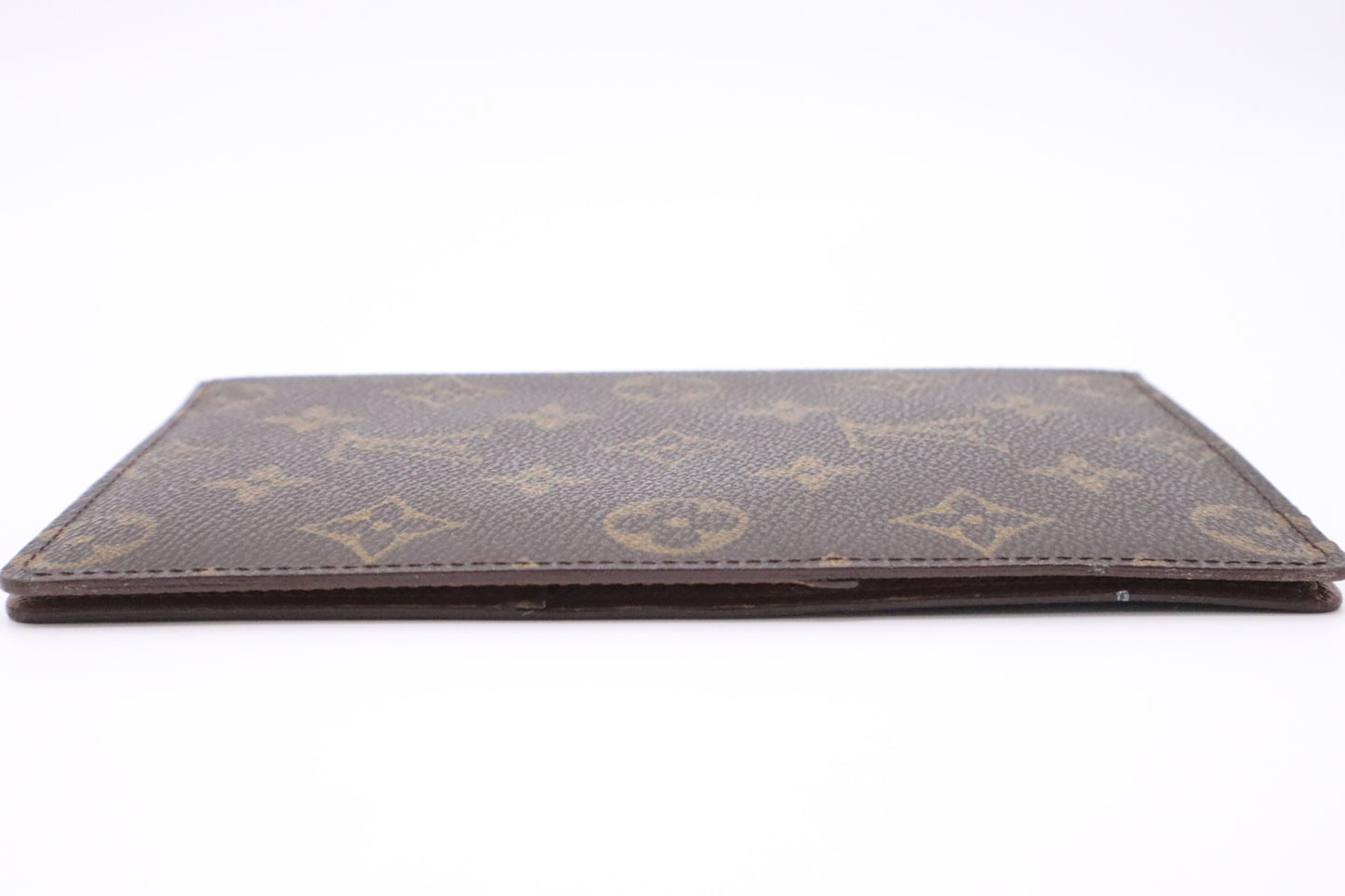 Louis Vuitton Passport and Credit Card Holder in Monogram Canvas