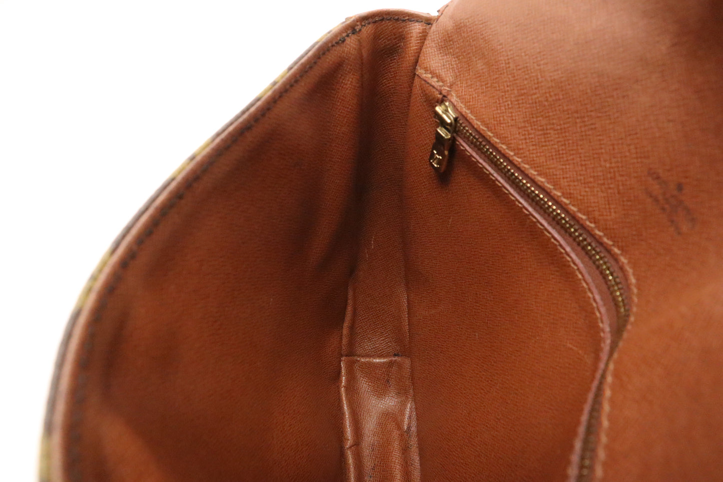 Louis Vuitton Chantilly MM in Monogram Canvas