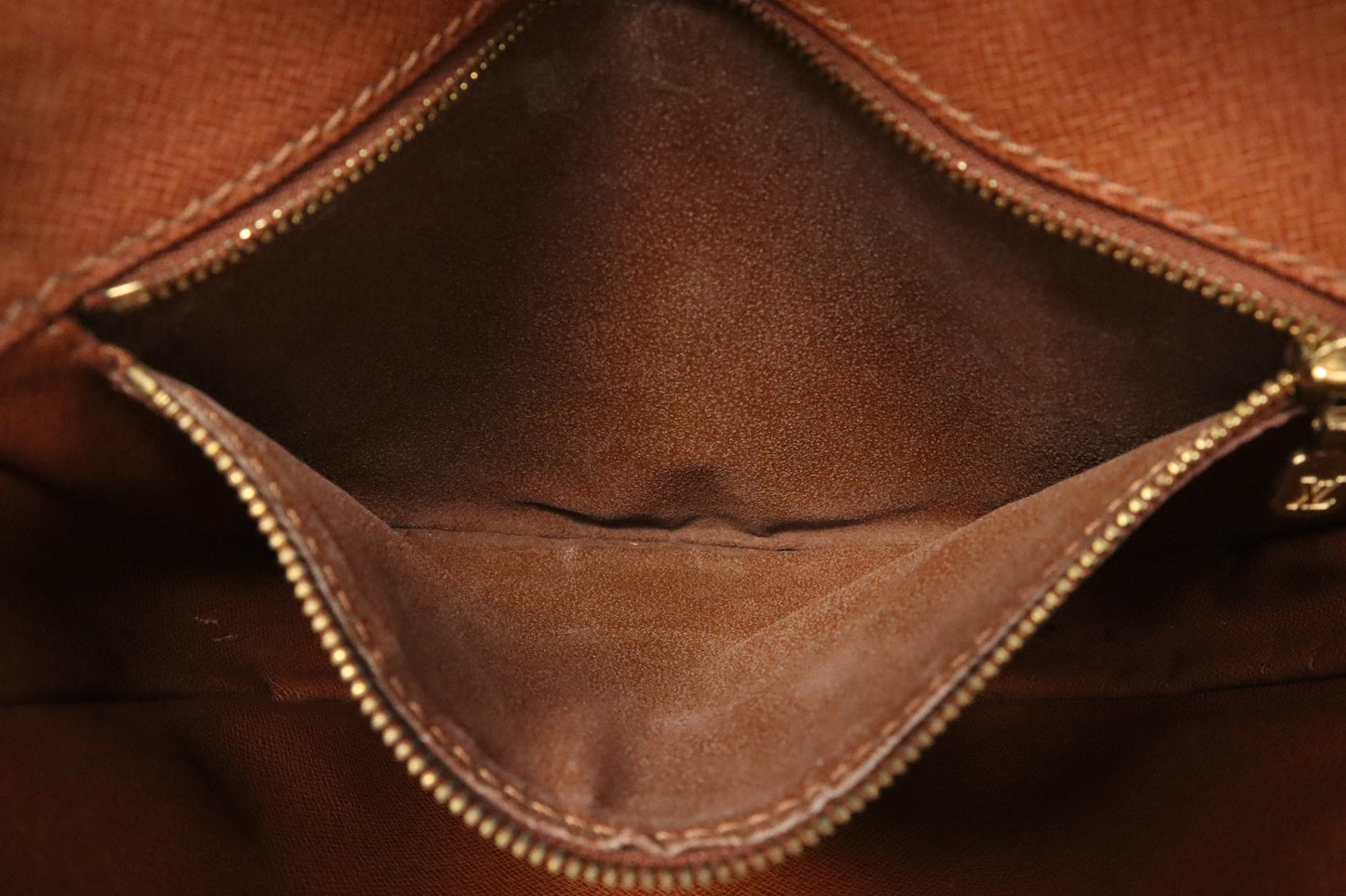 Louis Vuitton Chantilly MM in Monogram Canvas