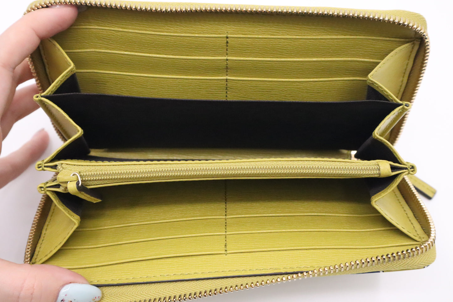 Gucci Heartbeat Zippy Long Wallet in Yellow Leather