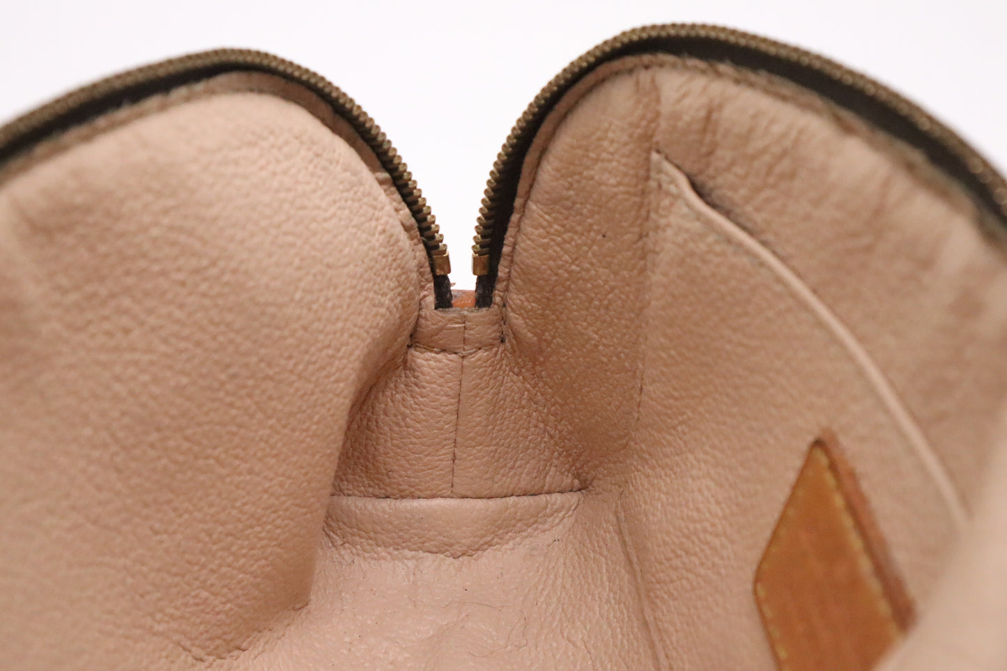 Louis Vuitton Pochette Cosmetics PM in Monogram Canvas