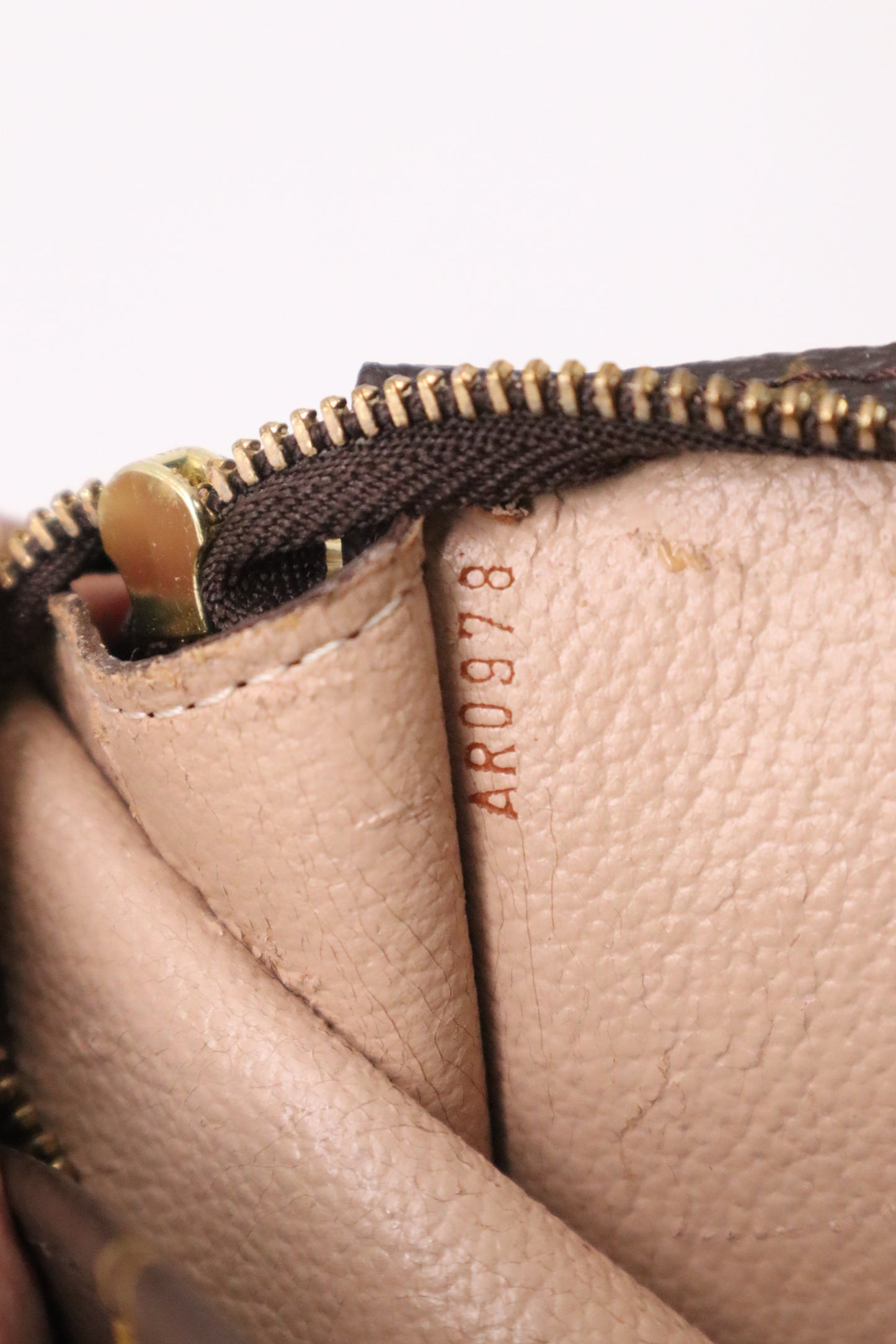 Louis Vuitton Bucket PM in Monogram Canvas