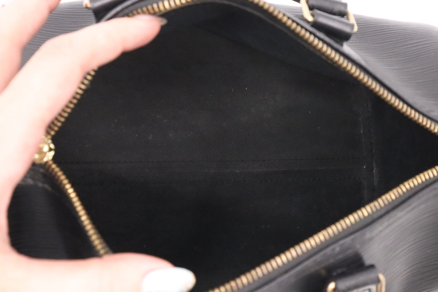 Louis Vuitton Speedy 25 in Black Epi Leather