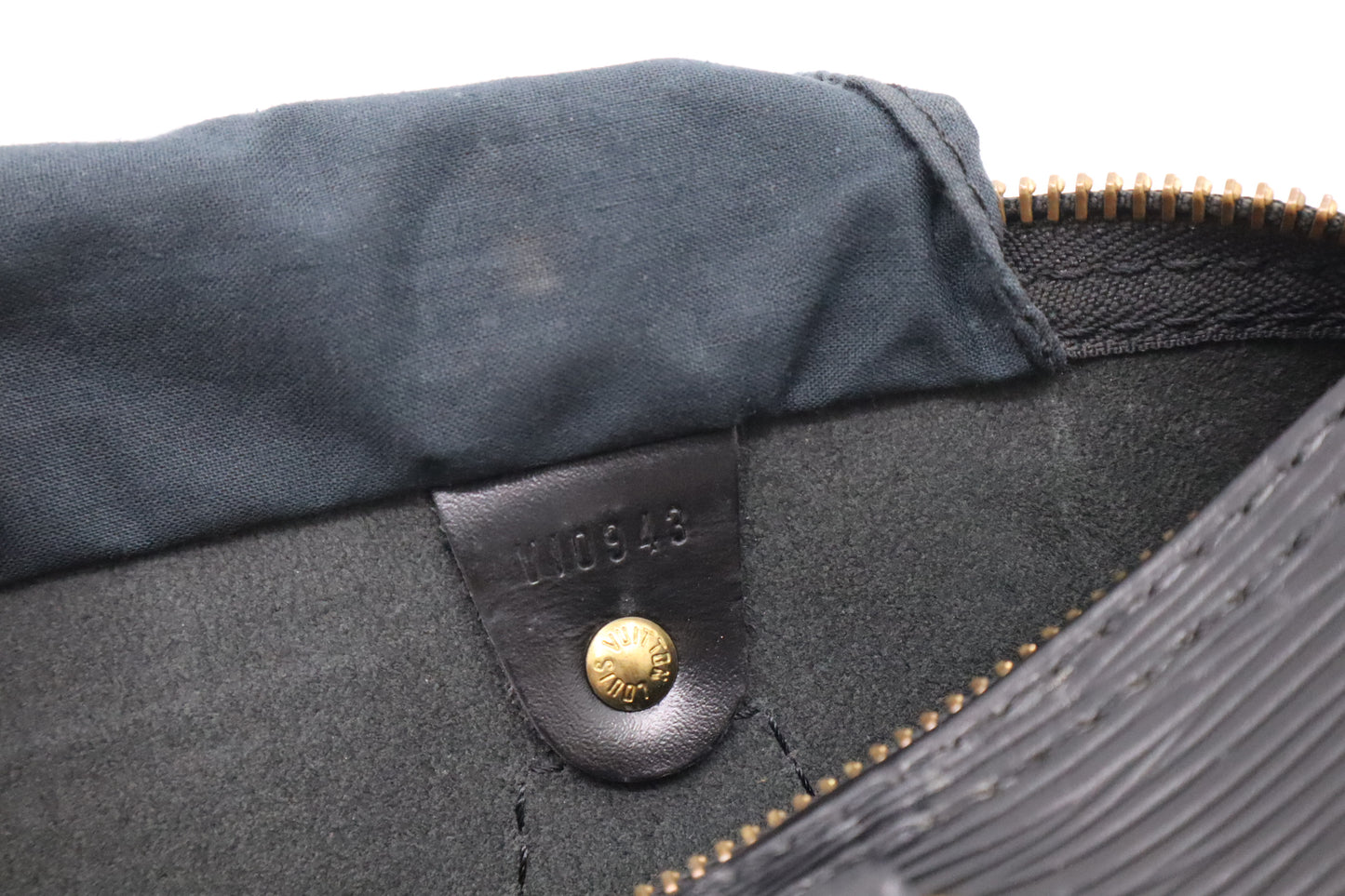 Louis Vuitton Speedy 25 in Black Epi Leather