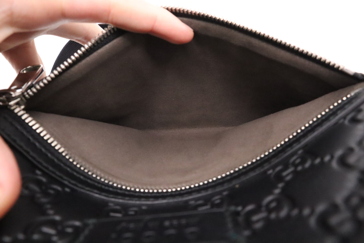 Gucci Crossbody in Black Guccissima Leather