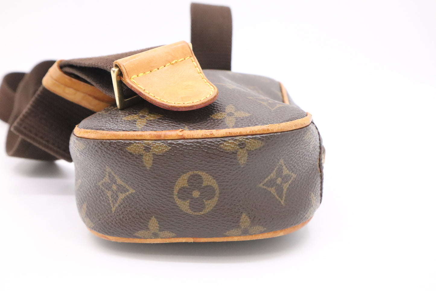 Louis Vuitton Pochette Gange in Monogram Canvas