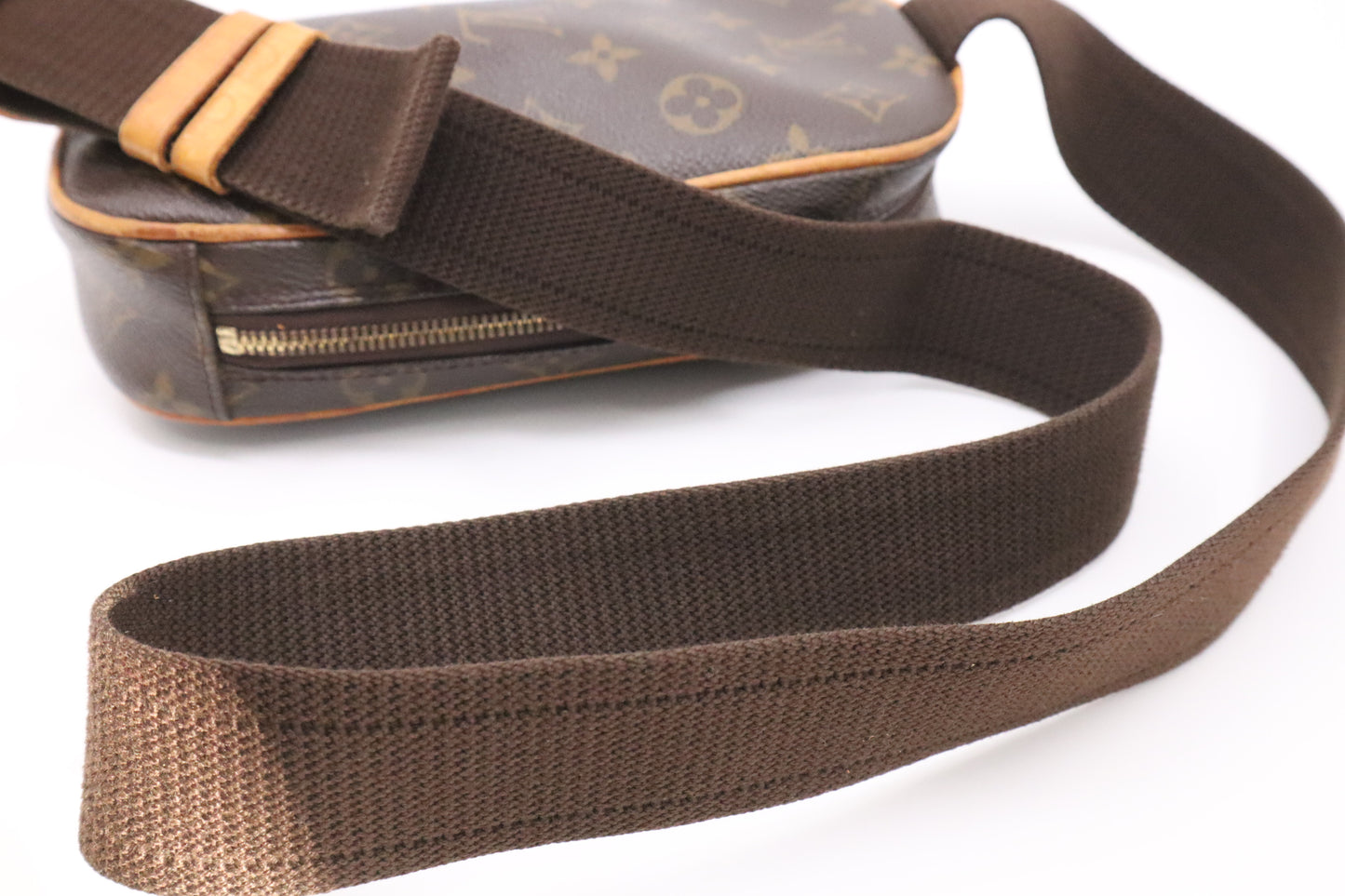 Louis Vuitton Pochette Gange in Monogram Canvas