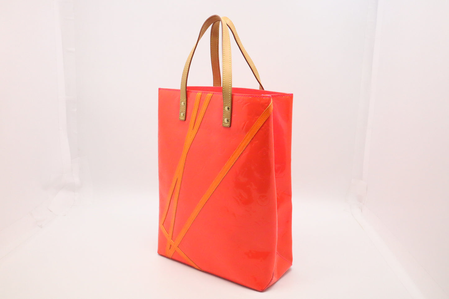 Louis Vuitton Reade MM in Orange Vernis