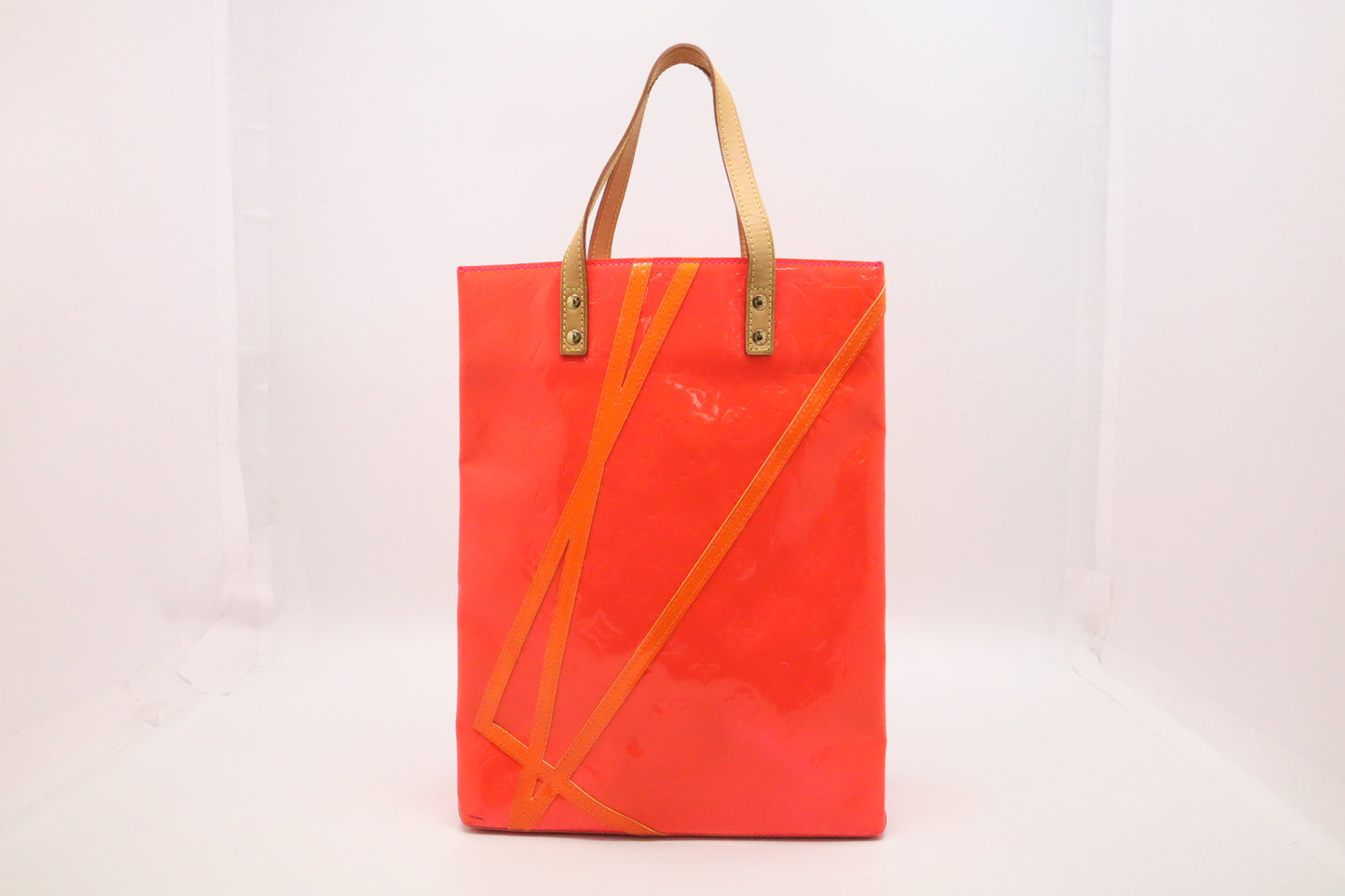 Louis Vuitton Reade MM in Orange Vernis