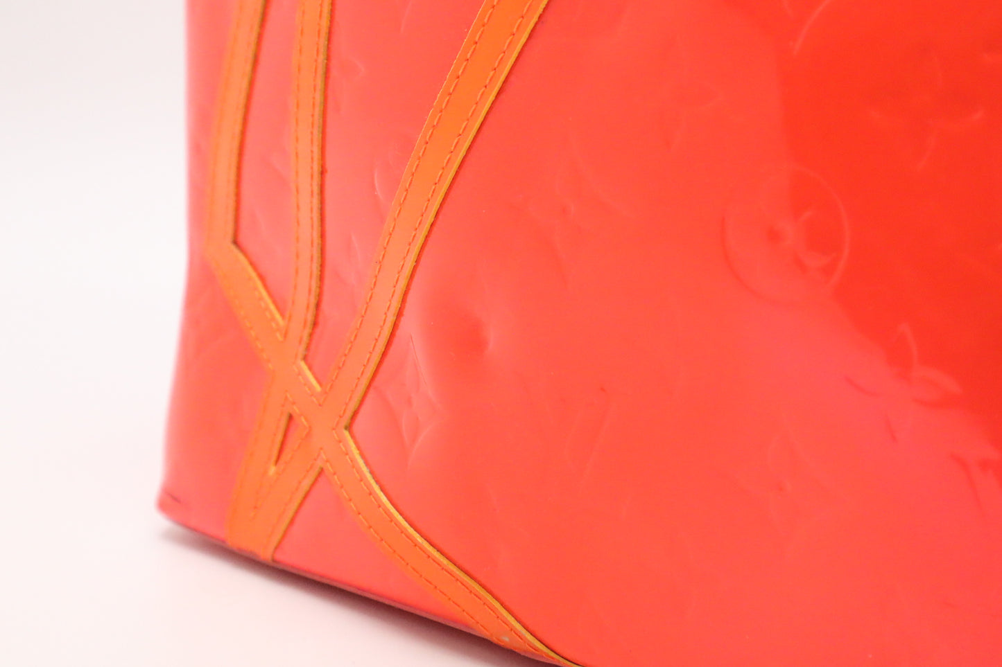 Louis Vuitton Reade MM in Orange Vernis