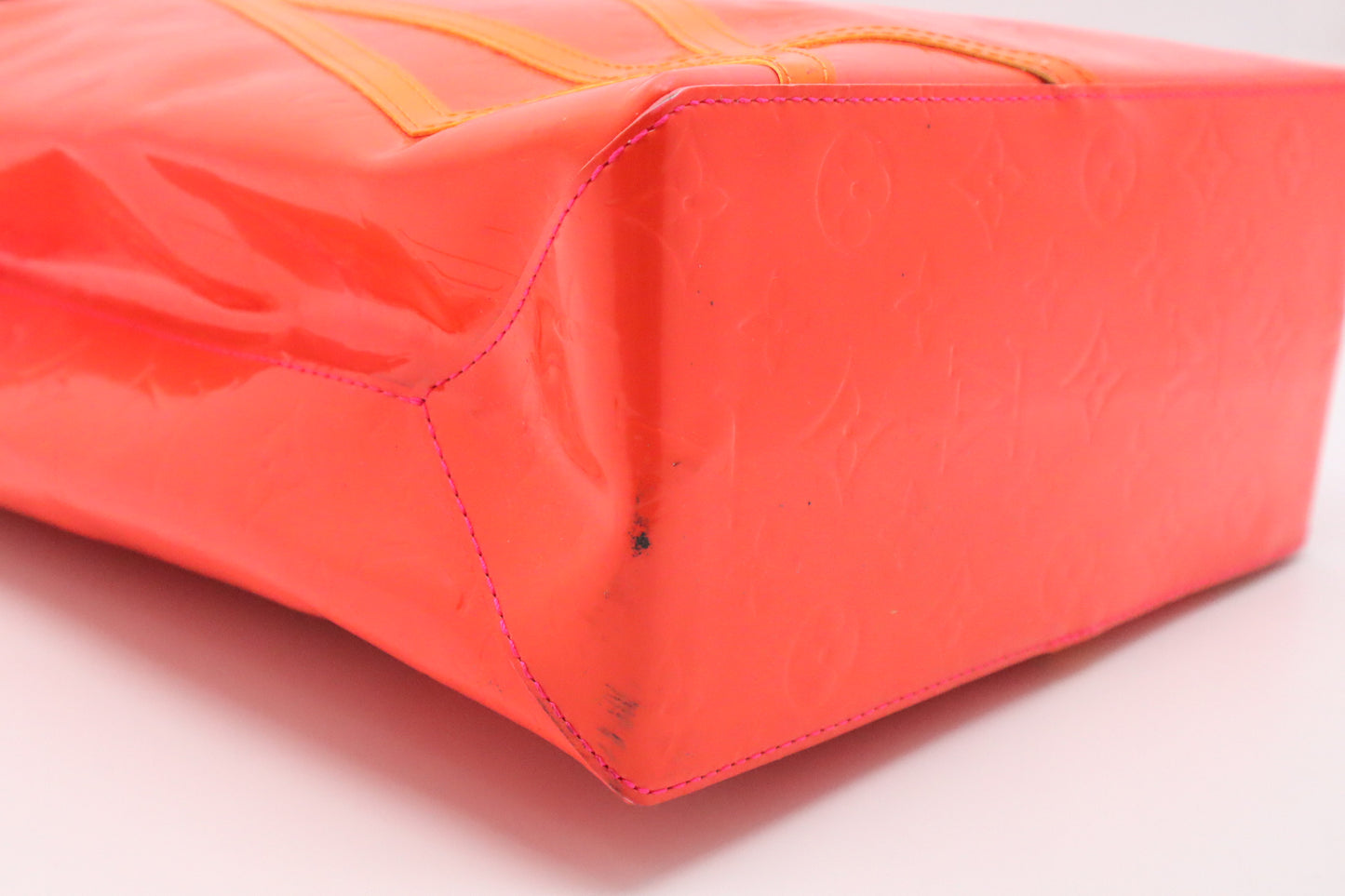 Louis Vuitton Reade MM in Orange Vernis