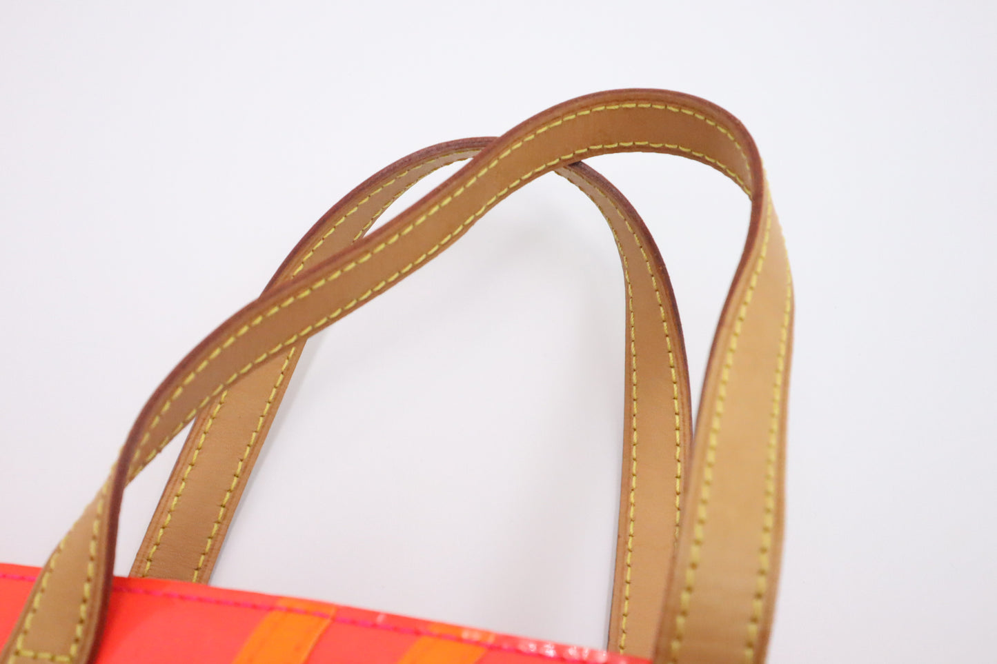Louis Vuitton Reade MM in Orange Vernis