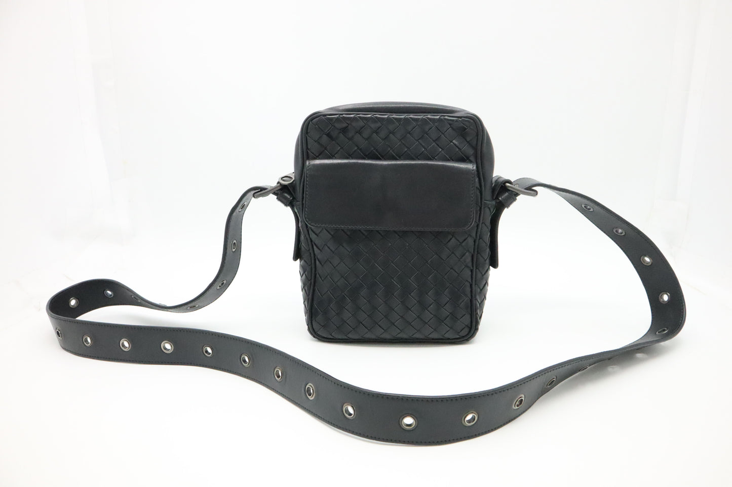 Bottega Veneta Shoulder Bag in Black Intrecciato Leather